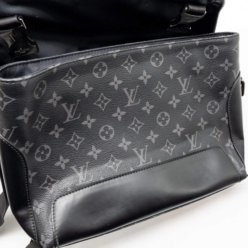 louis-vuitton-messenger-voyager-pm-monogram-eclipse-black-shw