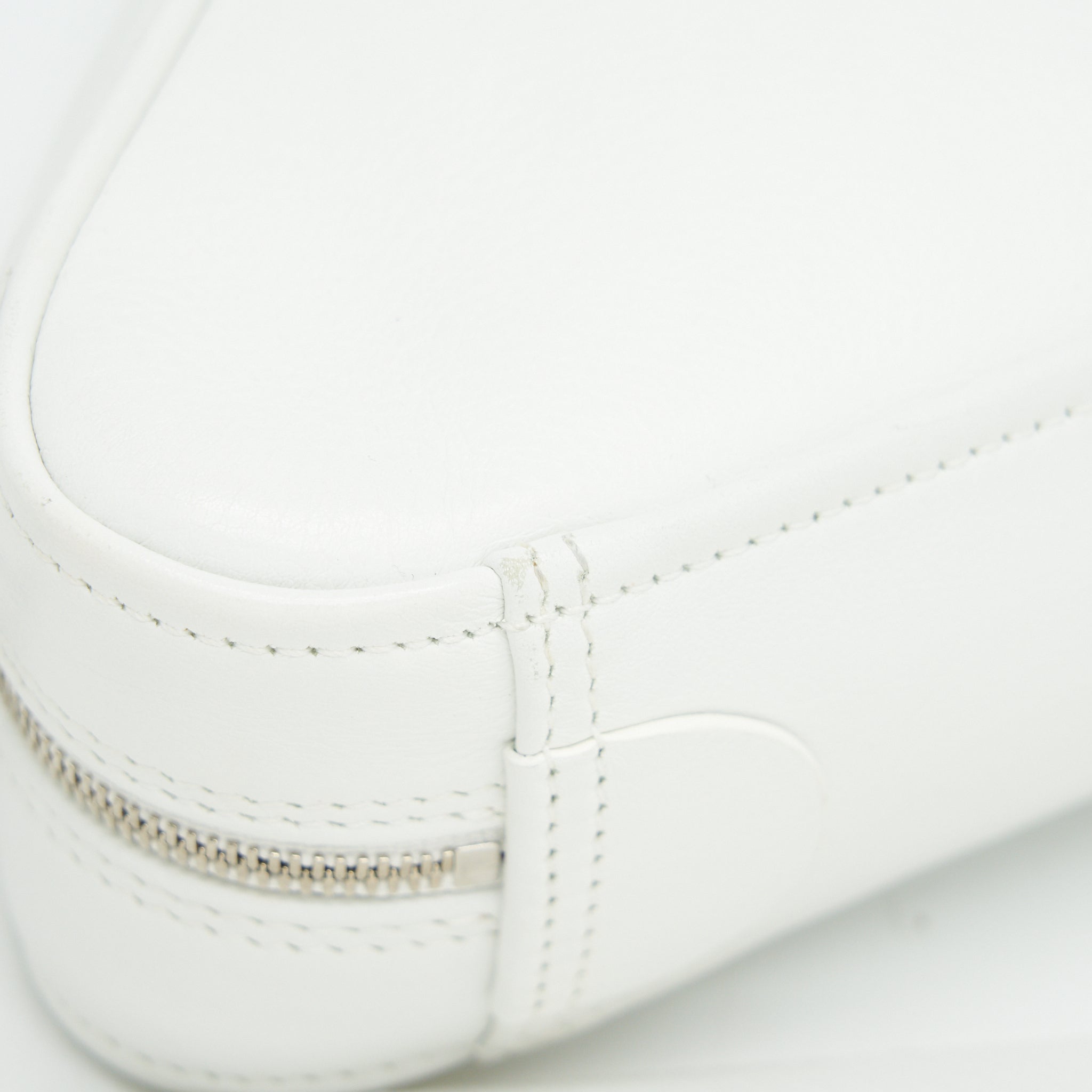 balenciaga-triangle-mini-chain-crossbody-bag-white