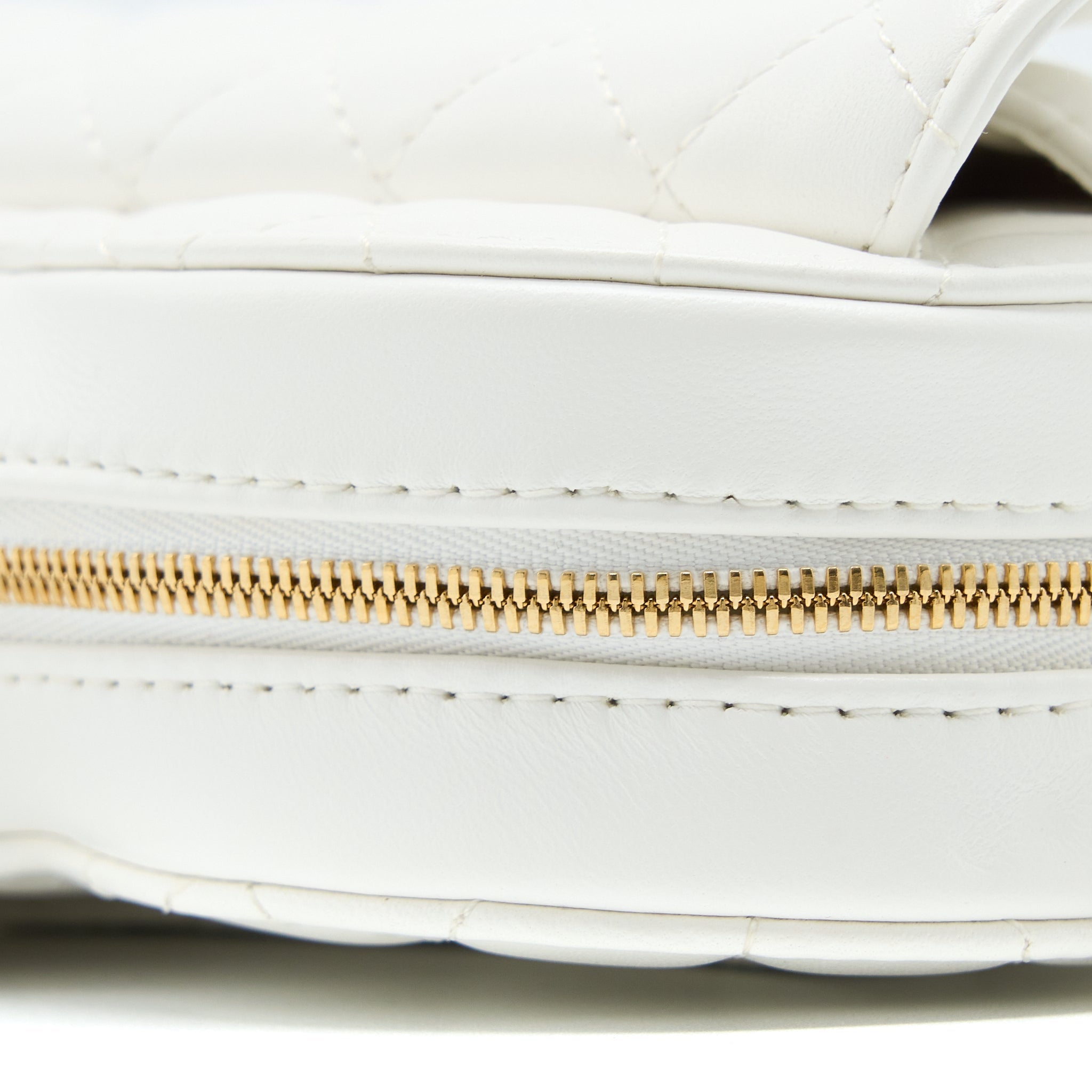 copy-of-chanel-22s-heart-bag-lambskin-white-lghw-microchip