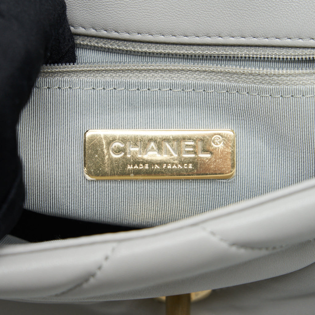 chanel-small-19-bag-lambskin-light-grey-with-multicolour-hardware-microchip