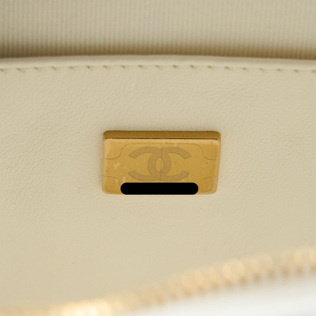 copy-of-chanel-22s-heart-bag-lambskin-white-lghw-microchip