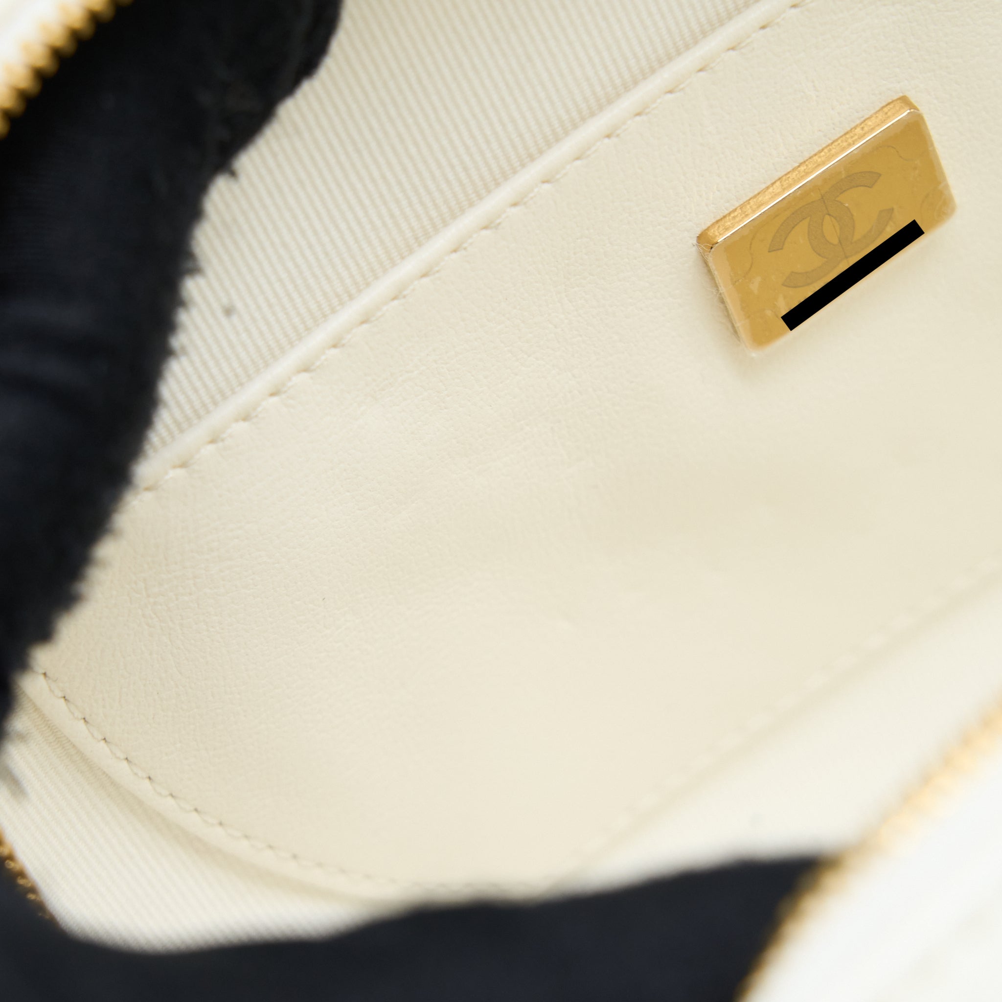 copy-of-chanel-22s-heart-bag-lambskin-white-lghw-microchip