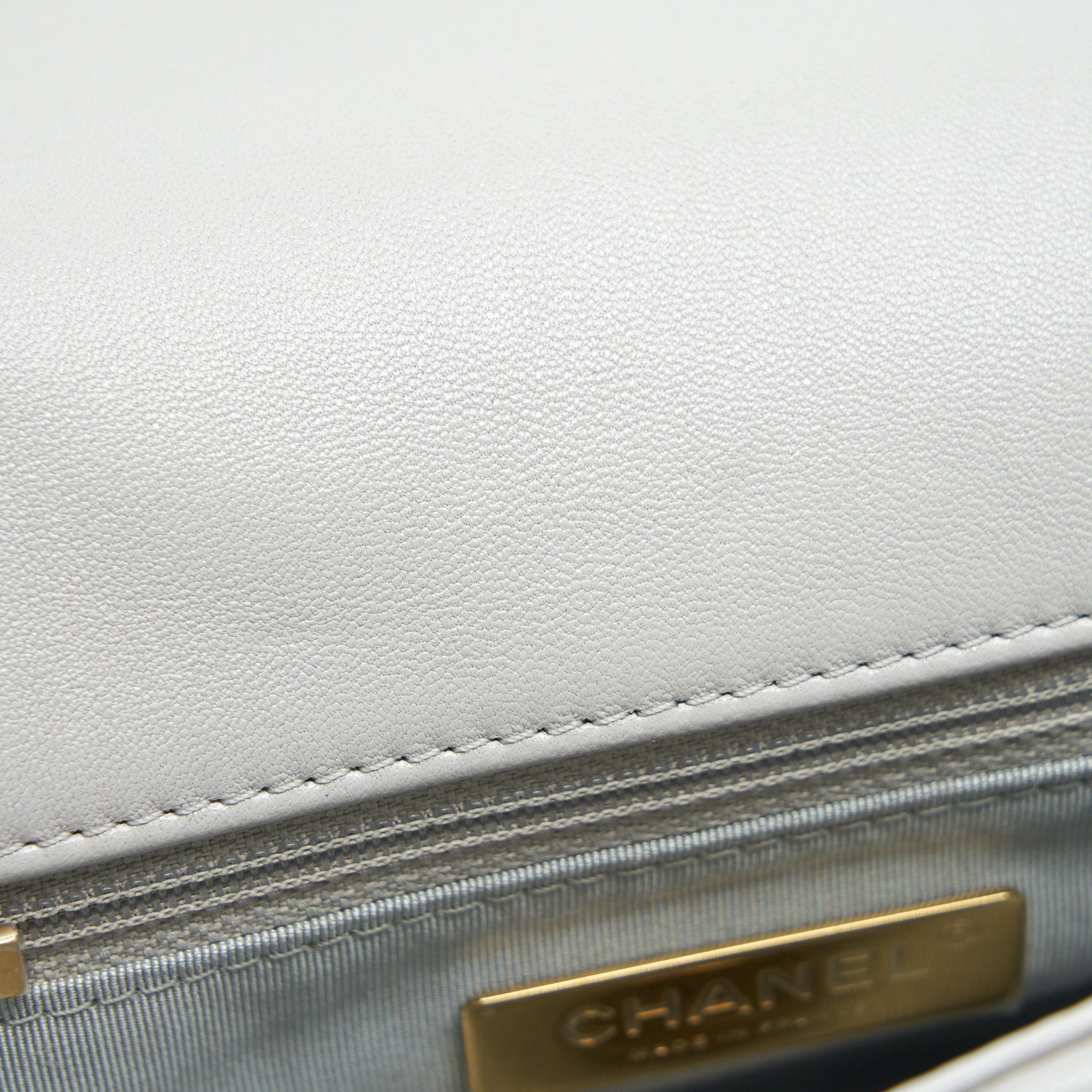 chanel-small-19-bag-lambskin-light-grey-with-multicolour-hardware-microchip