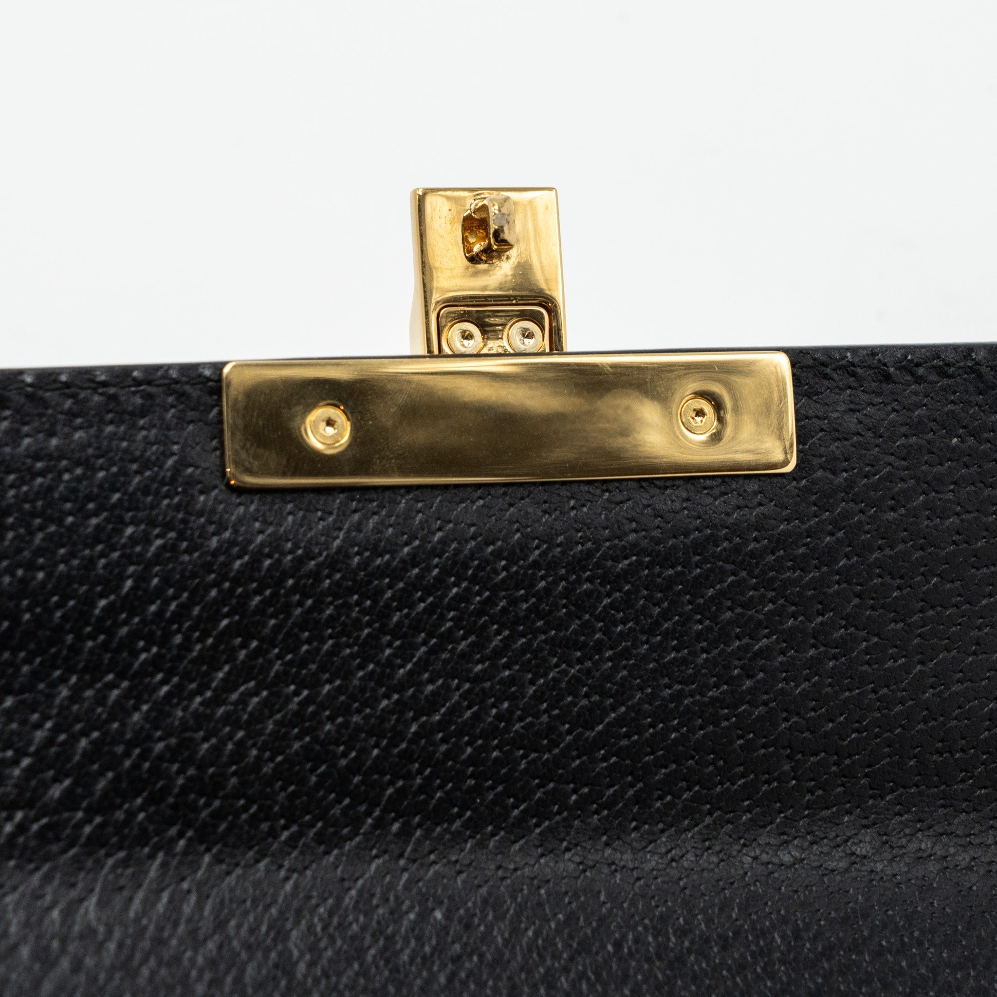 gucci-padlock-chain-bag-bee-print-calfskin-black-ghw