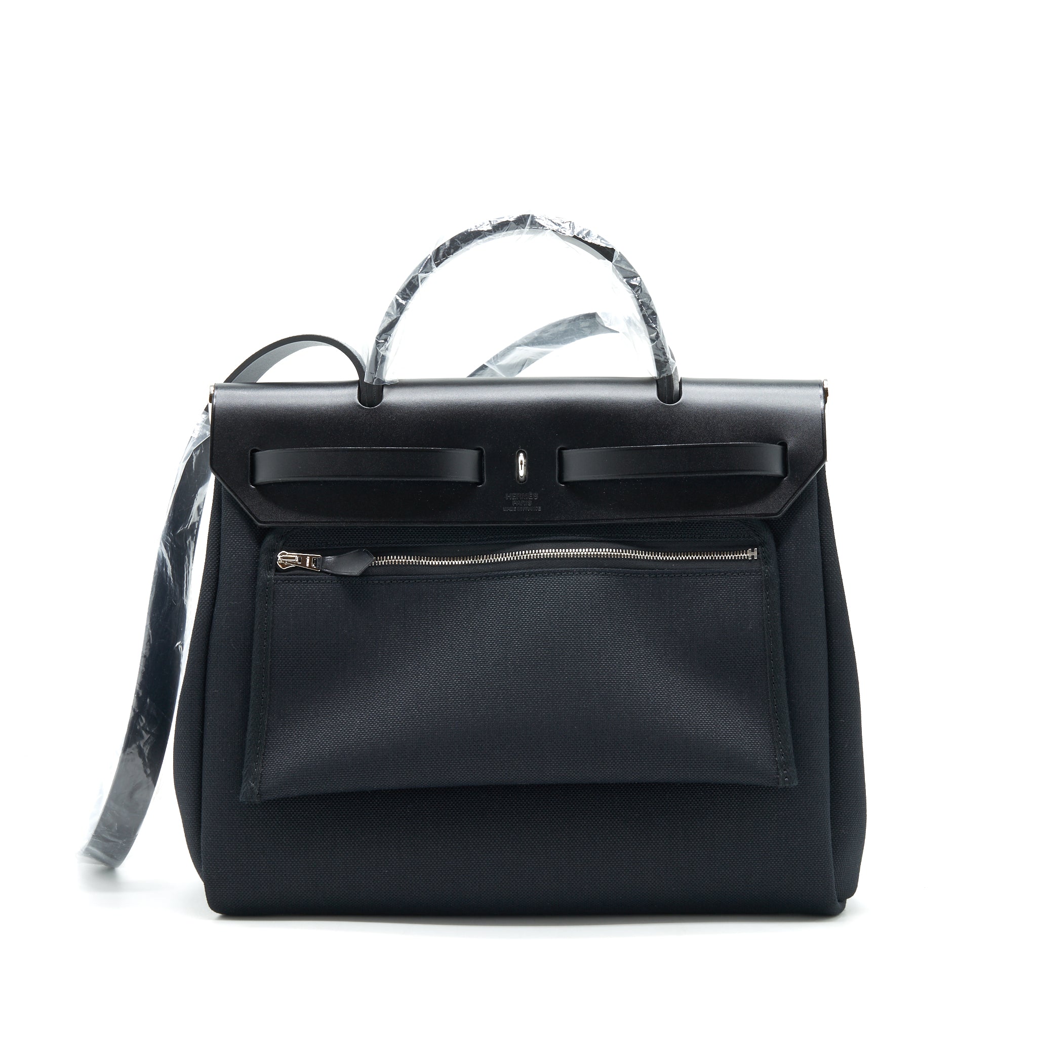 hermes-herbag-zip-31-retourne-bag-in-noir-stamp