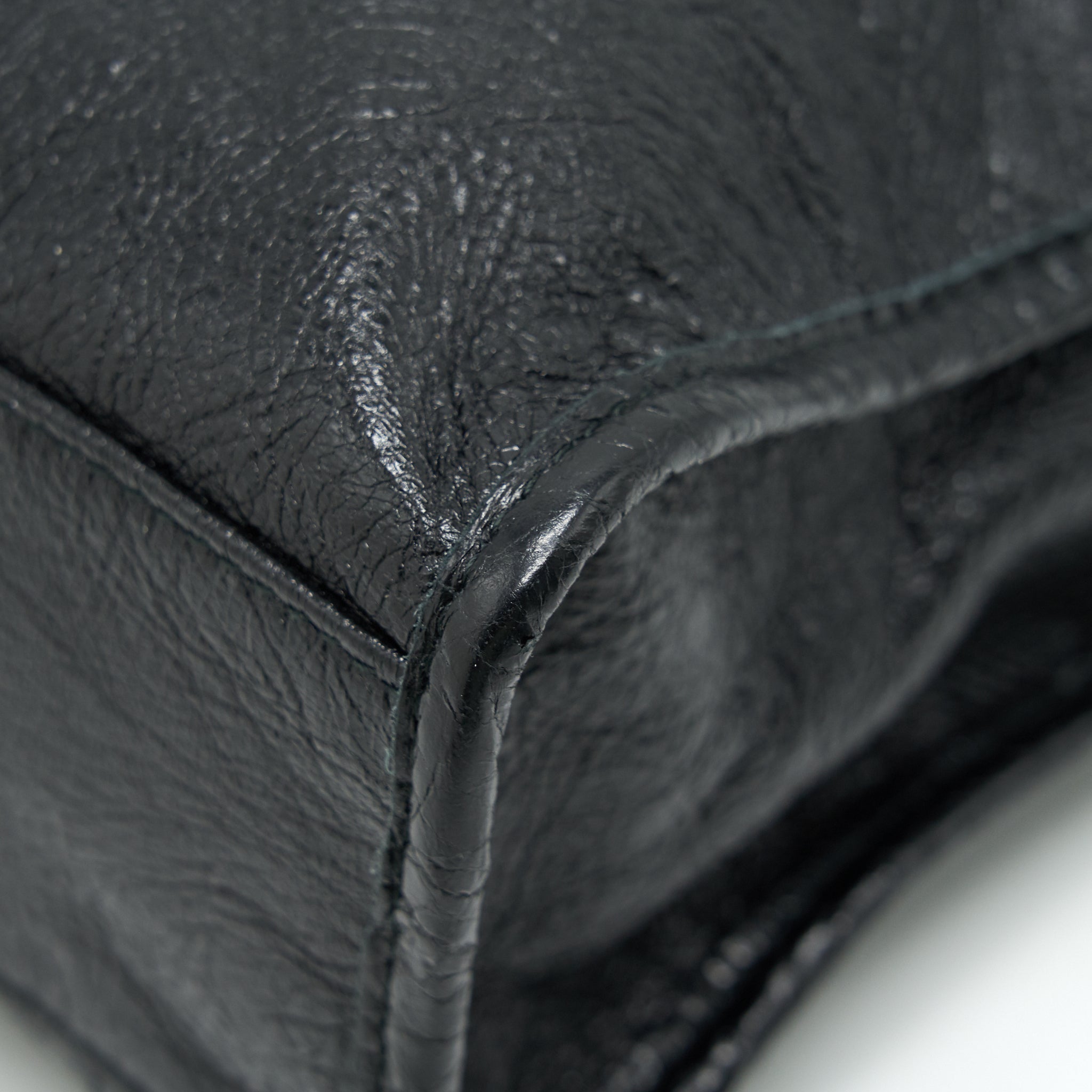 balenciaga-classic-city-s-leather-tote-black