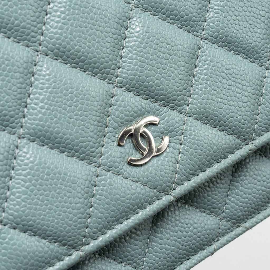chanel-classic-wallet-on-chain-caviar-light-blue-shw-copy