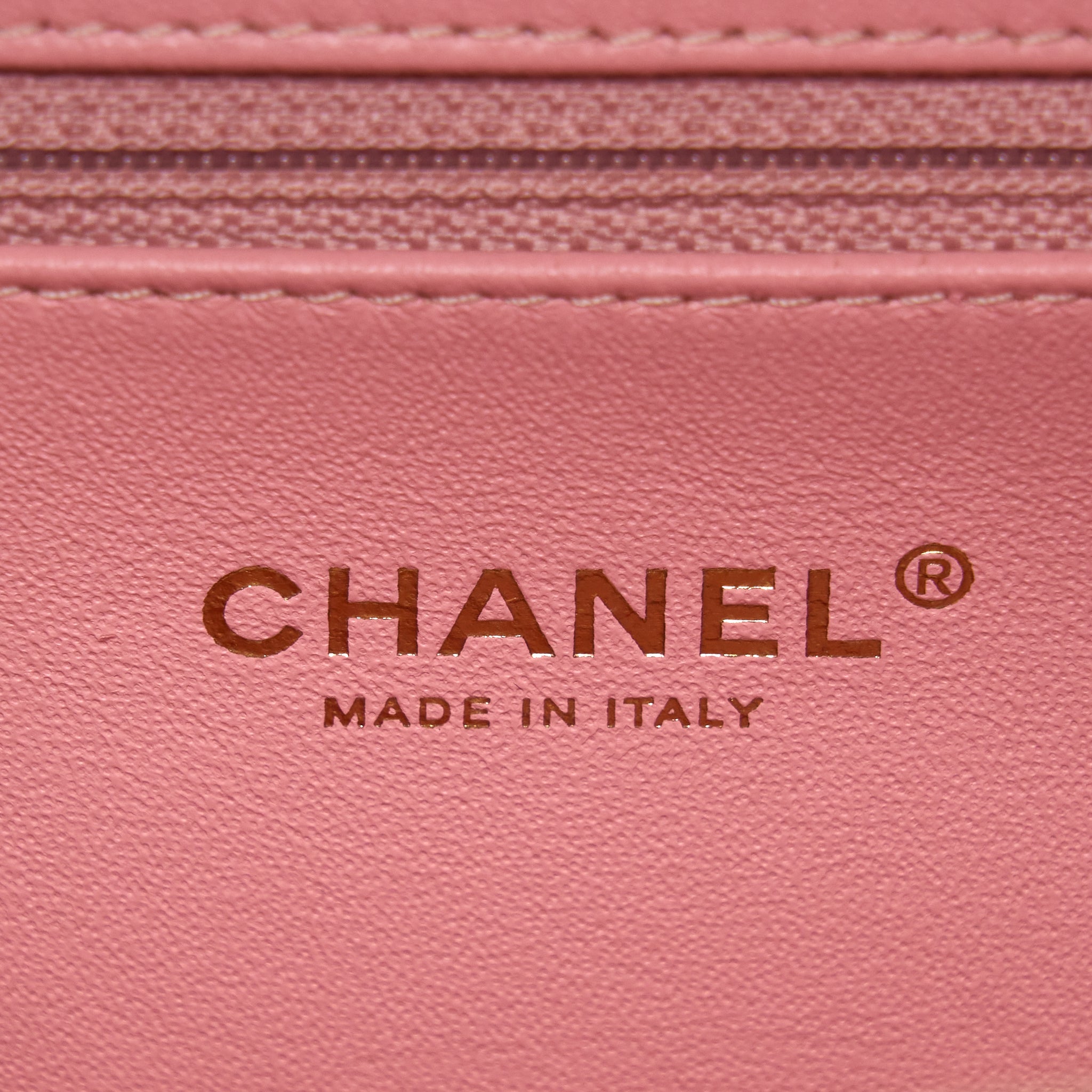 chanel-filigree-vanity-case-caviar-pink-ghw