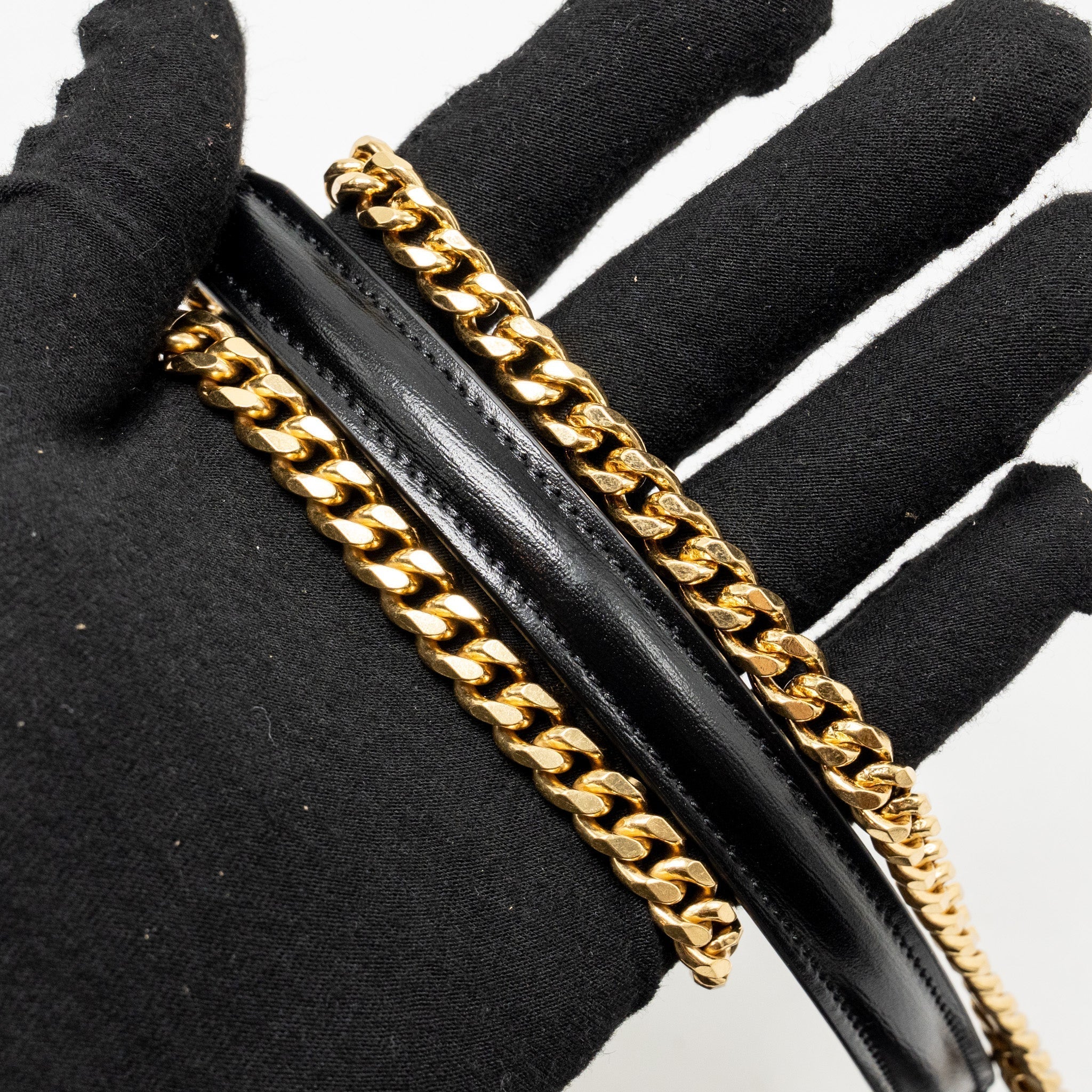 celine-wallet-on-chain-margo-calfskin-black-ghw