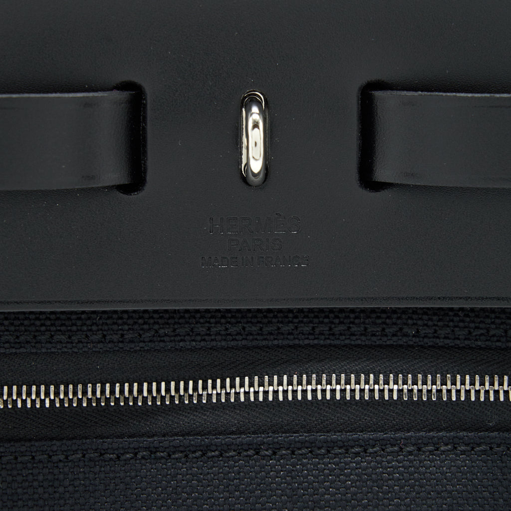hermes-herbag-zip-31-retourne-bag-in-noir-stamp