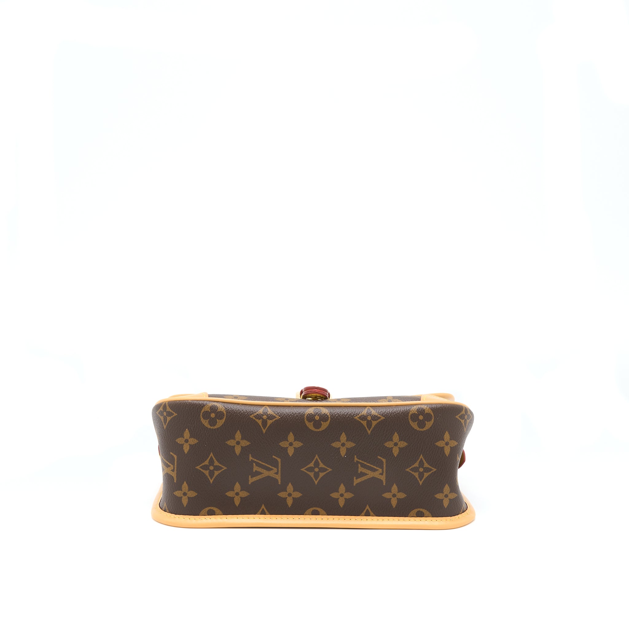 louis-vuitton-diane-monogram-canvas-fuchsia-ghw