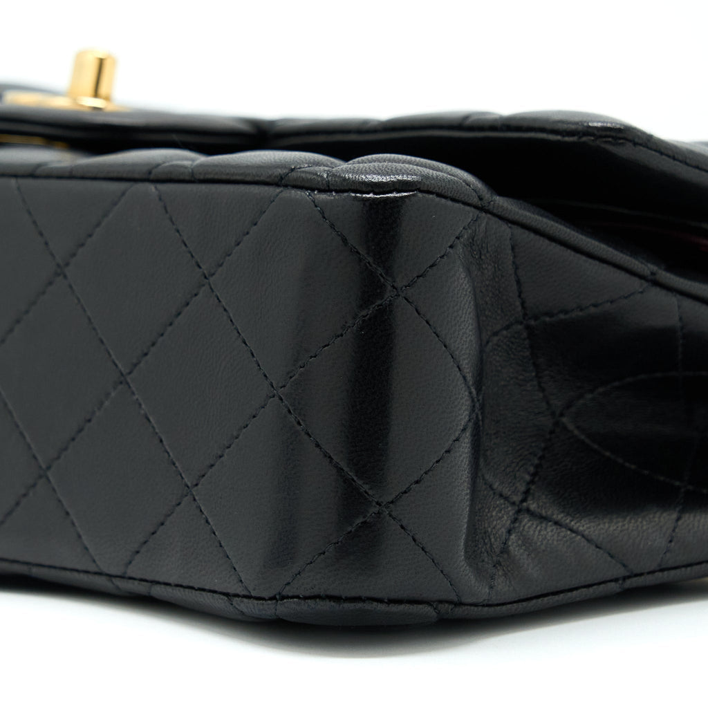 chanel-classic-double-flap-bag-lambskin-black-ghw