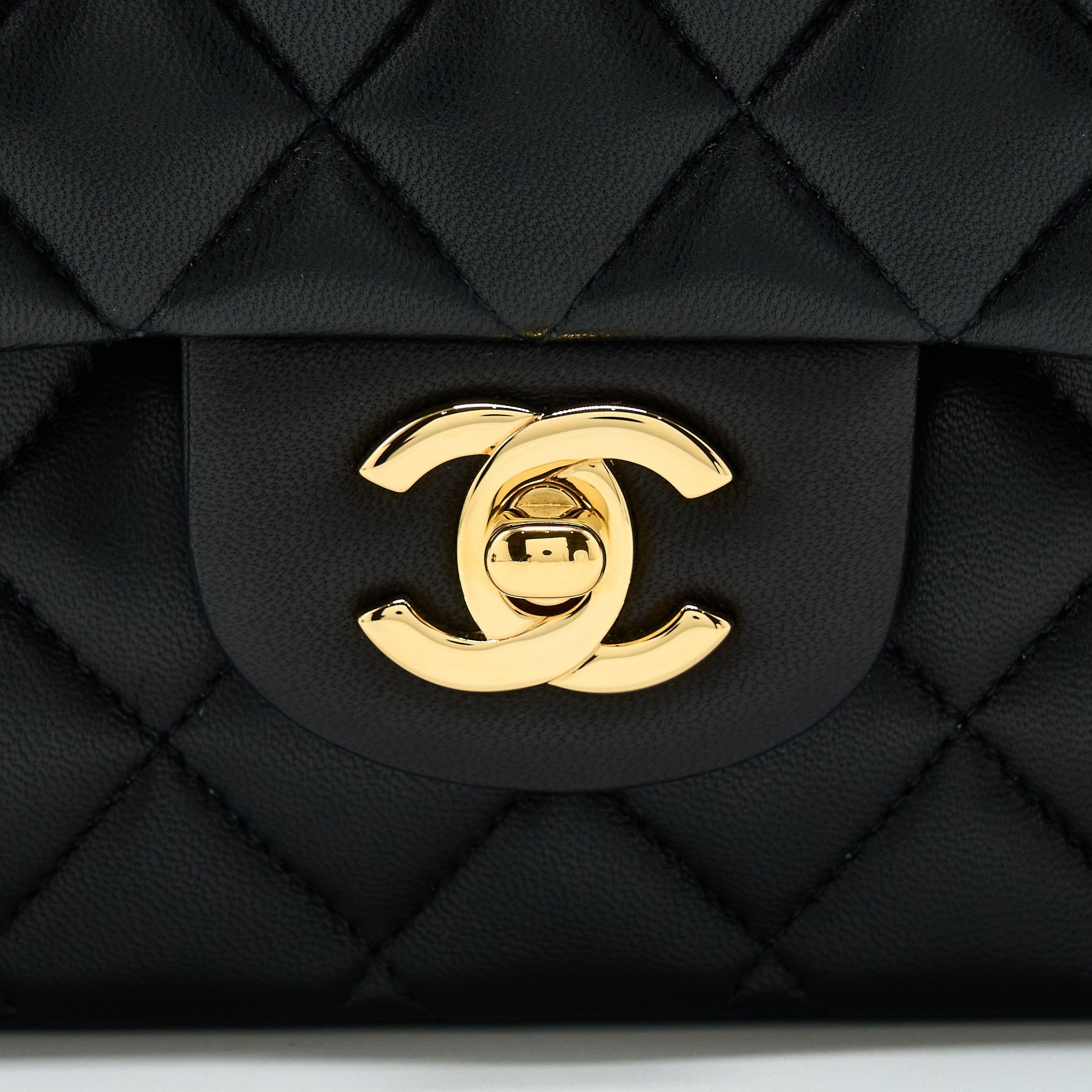 chanel-classic-double-flap-bag-lambskin-black-ghw