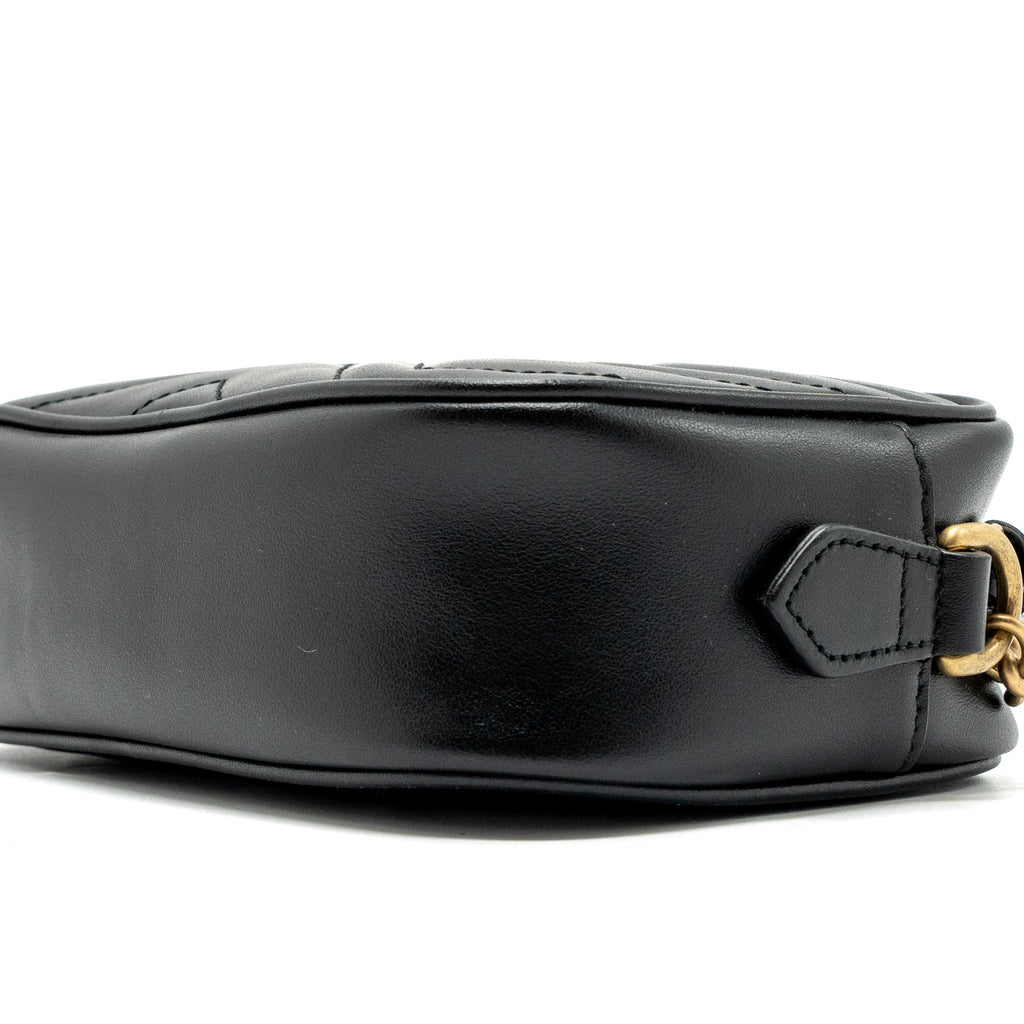 gucci-gg-marmont-matelasse-mini-bag-calfskin-black-ghw-1