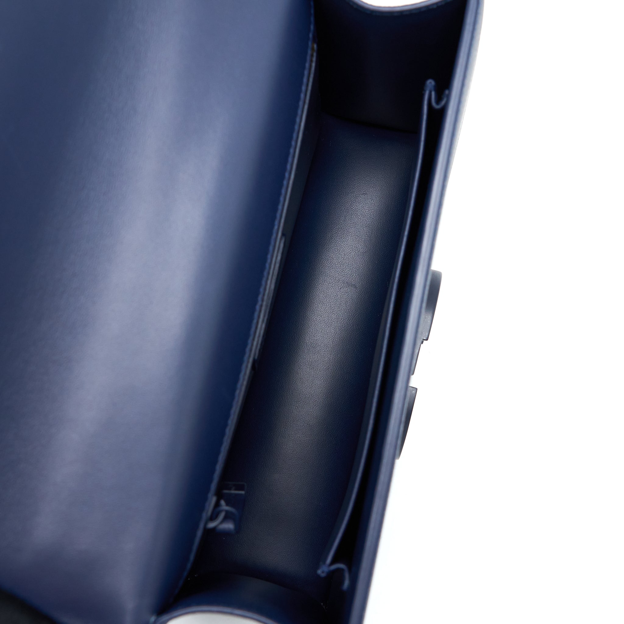 dior-montaigne-30-calfskin-navy-with-black-hardware