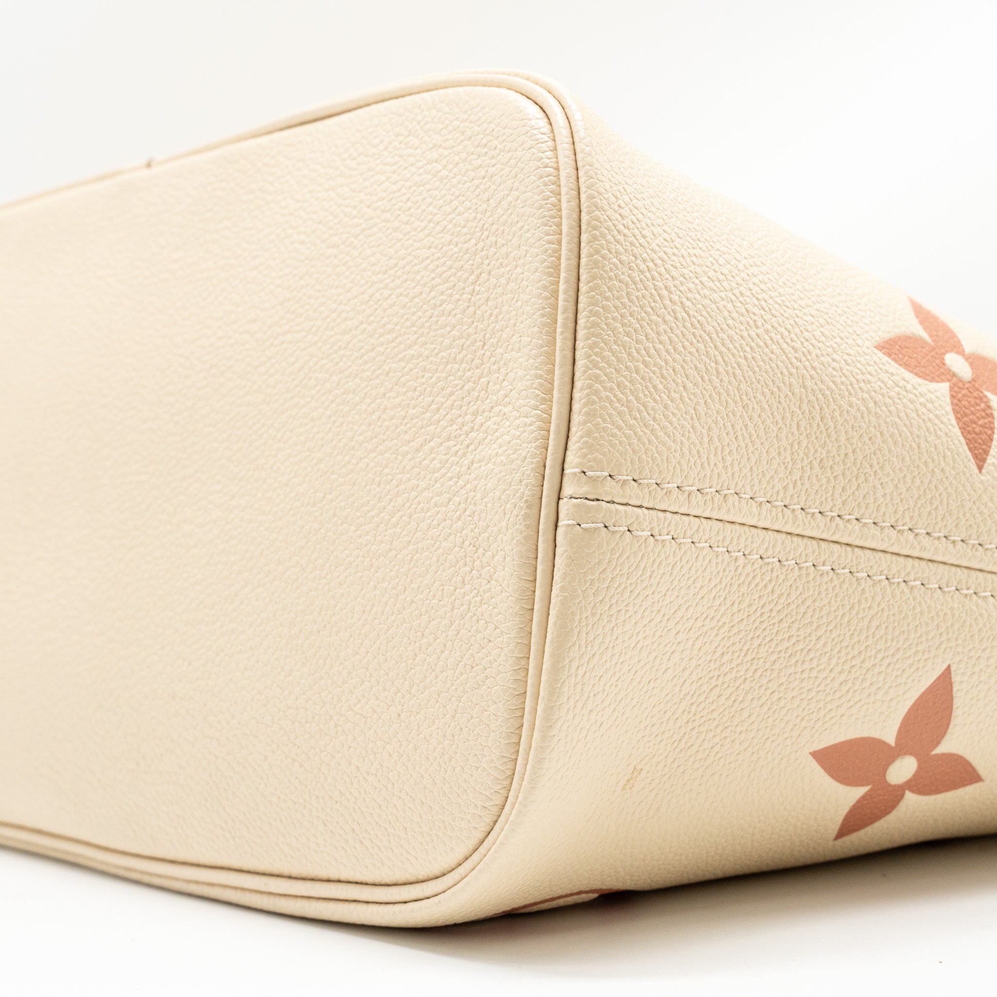 louis-vuitton-neverfull-mm-monogram-empreinte-creme-rose-trianon-ghw-1