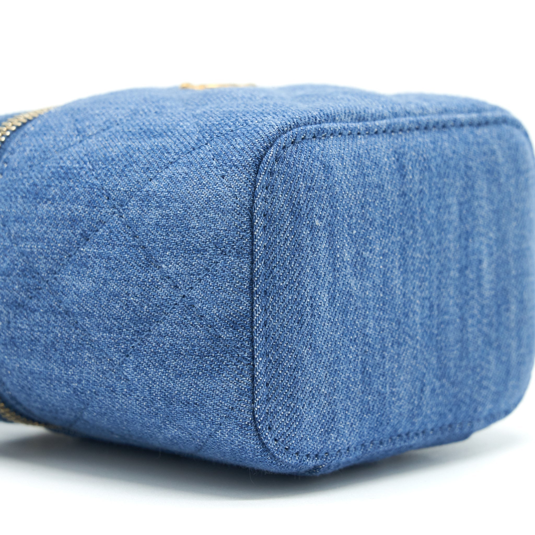 chanel-22c-pearl-crush-mini-vanity-with-chain-denim-blue-ghw