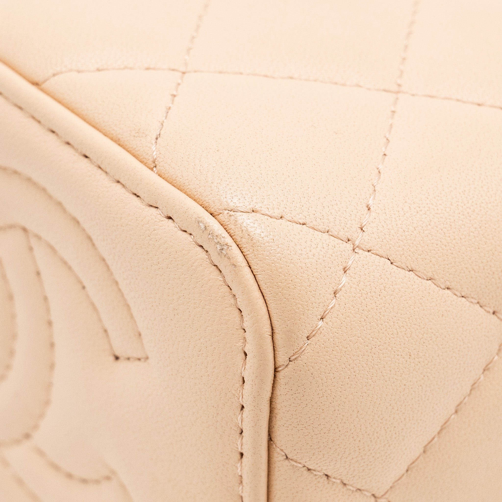 chanel-mini-vanity-case-with-camellia-adjustable-chain-lambskin-beige-ghw-microchip