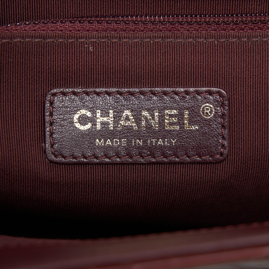 chanel-quilted-shoulder-flap-bag-red-ghw