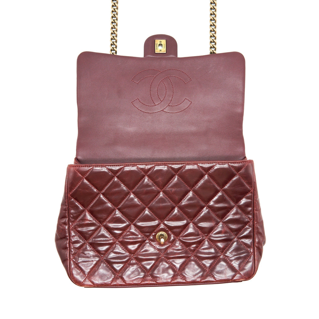 chanel-quilted-shoulder-flap-bag-red-ghw