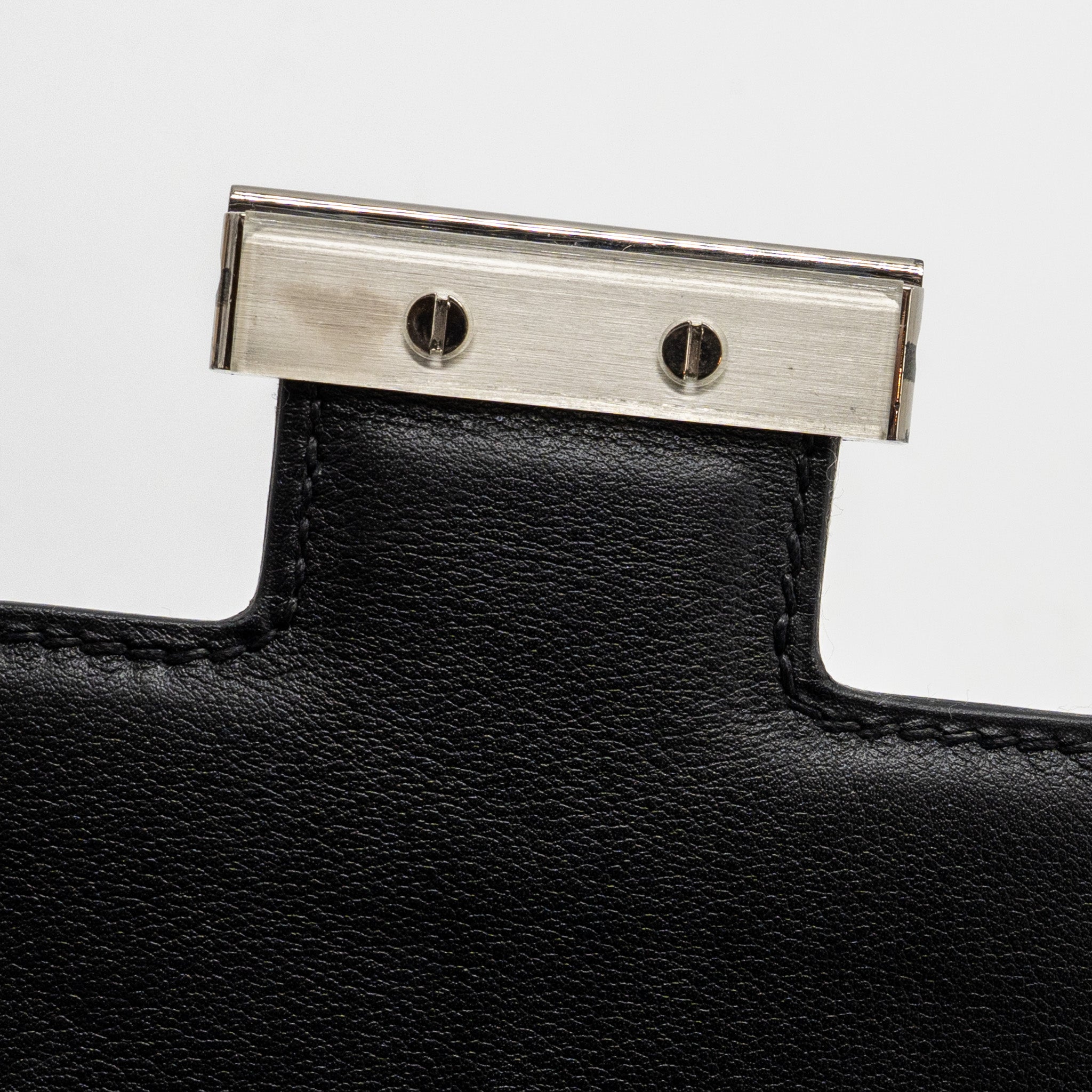 hermes-constance-24-evercolor-black-shw-stamp-square-o