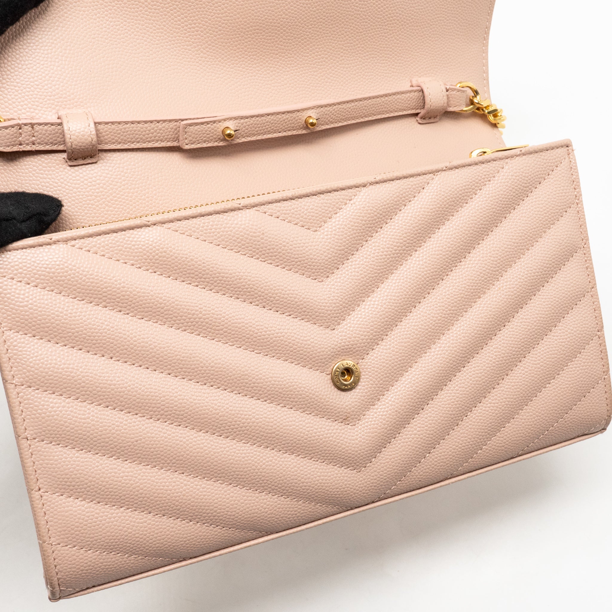 saint-laurent-ysl-matelasse-chain-wallet-grained-calfskin-pale-blush-ghw
