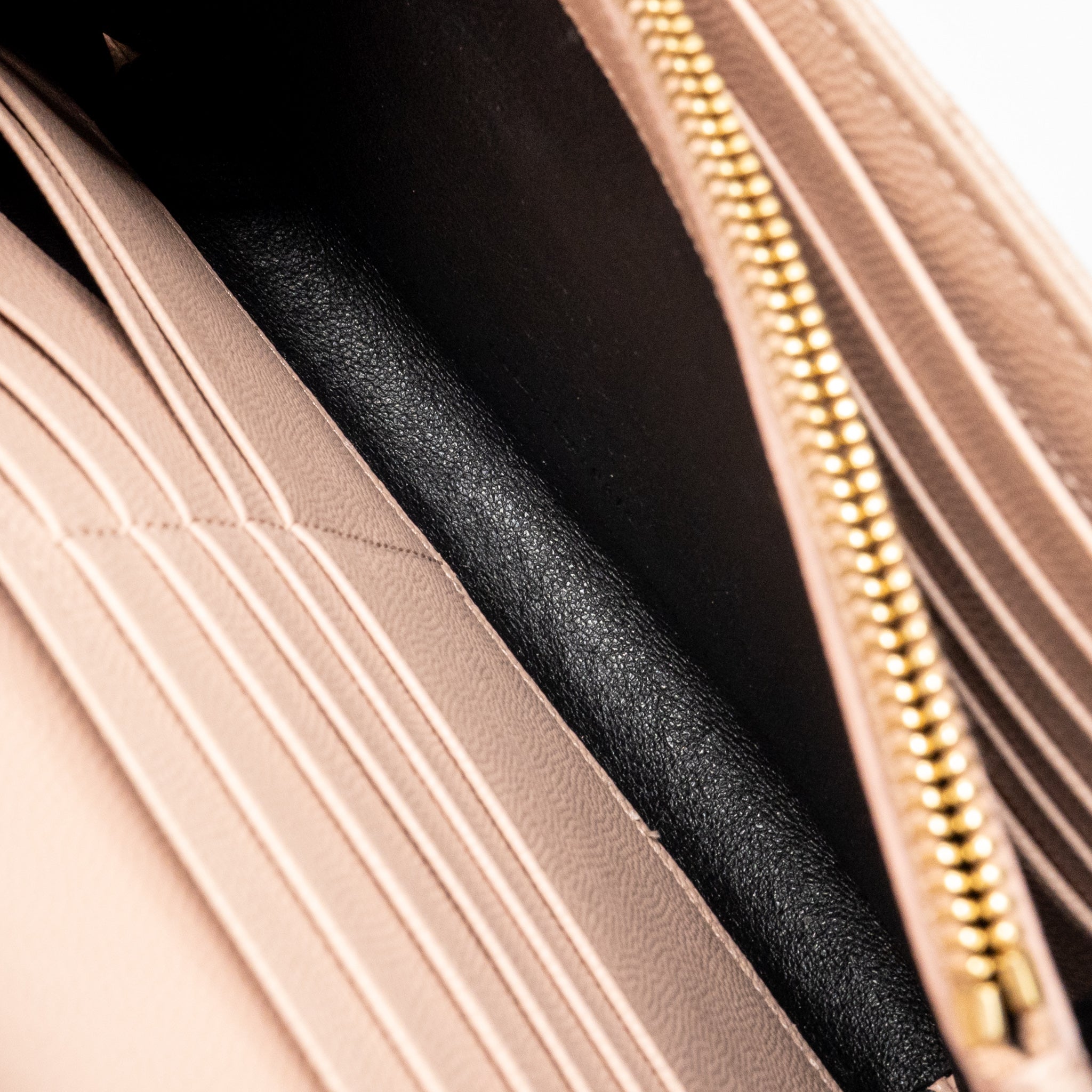 saint-laurent-ysl-matelasse-chain-wallet-grained-calfskin-pale-blush-ghw