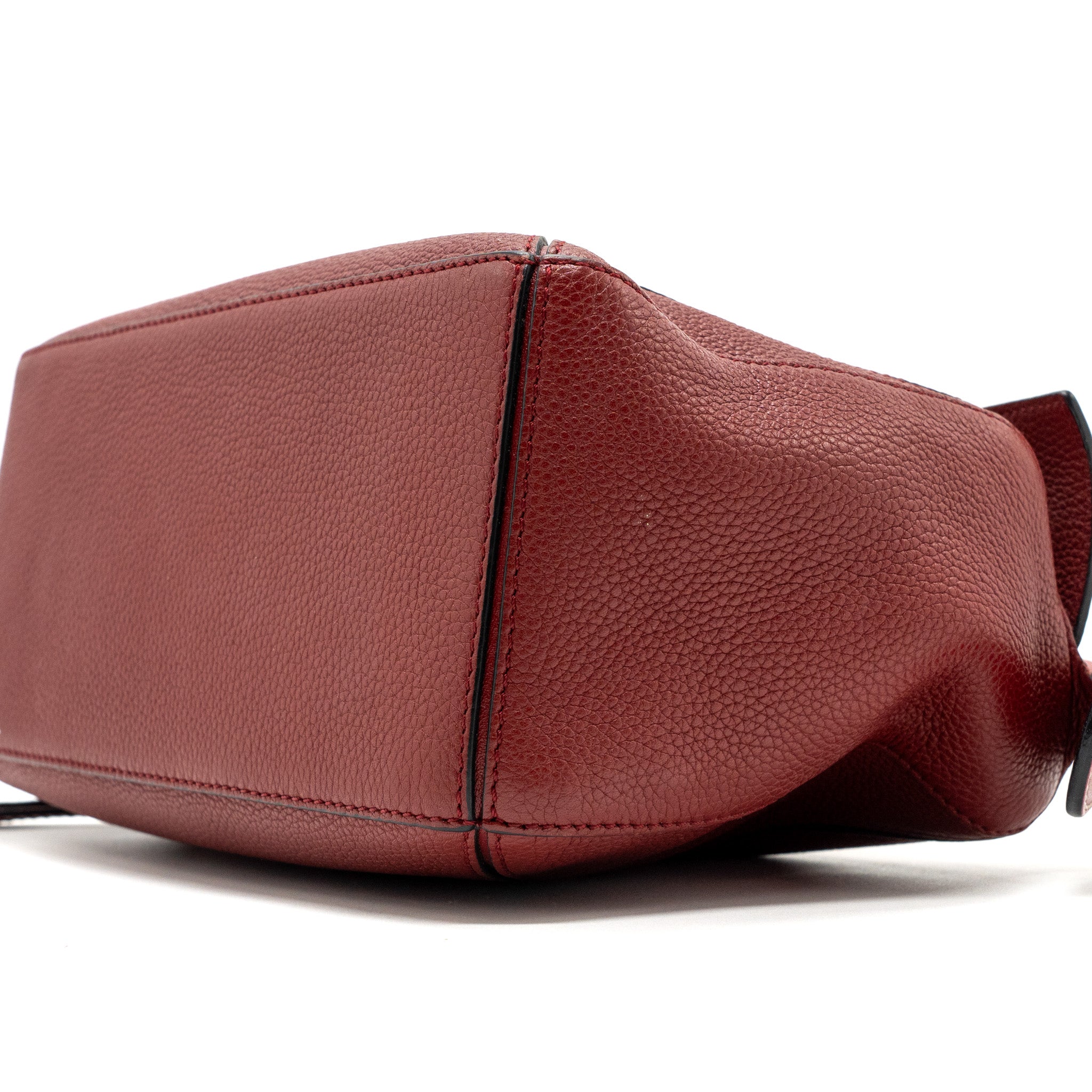 loewe-small-puzzle-grained-calfskin-red-ghw