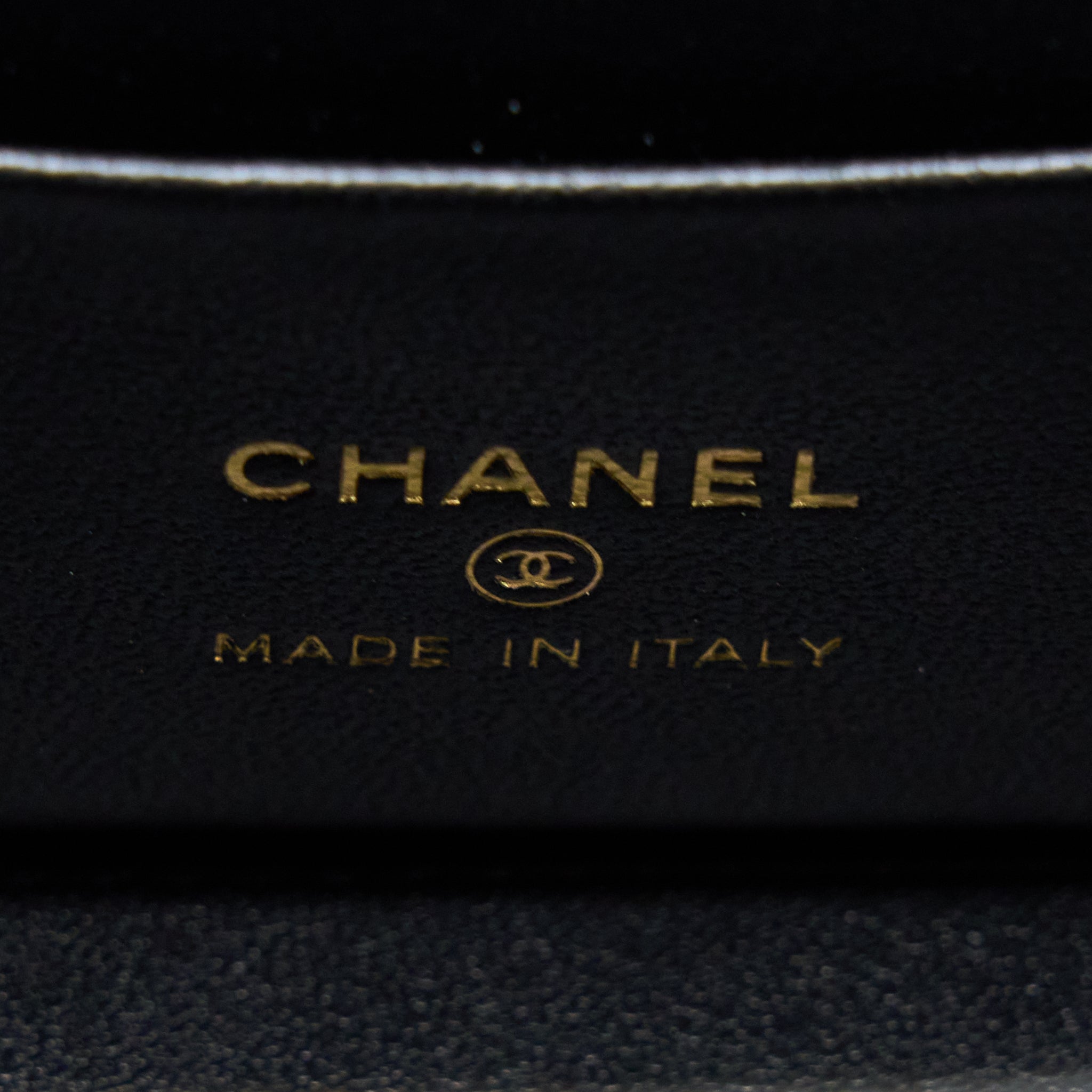 chanel-22k-gold-pillar-adjustable-chain-long-vanity-lambskin-black-ghw-microchip