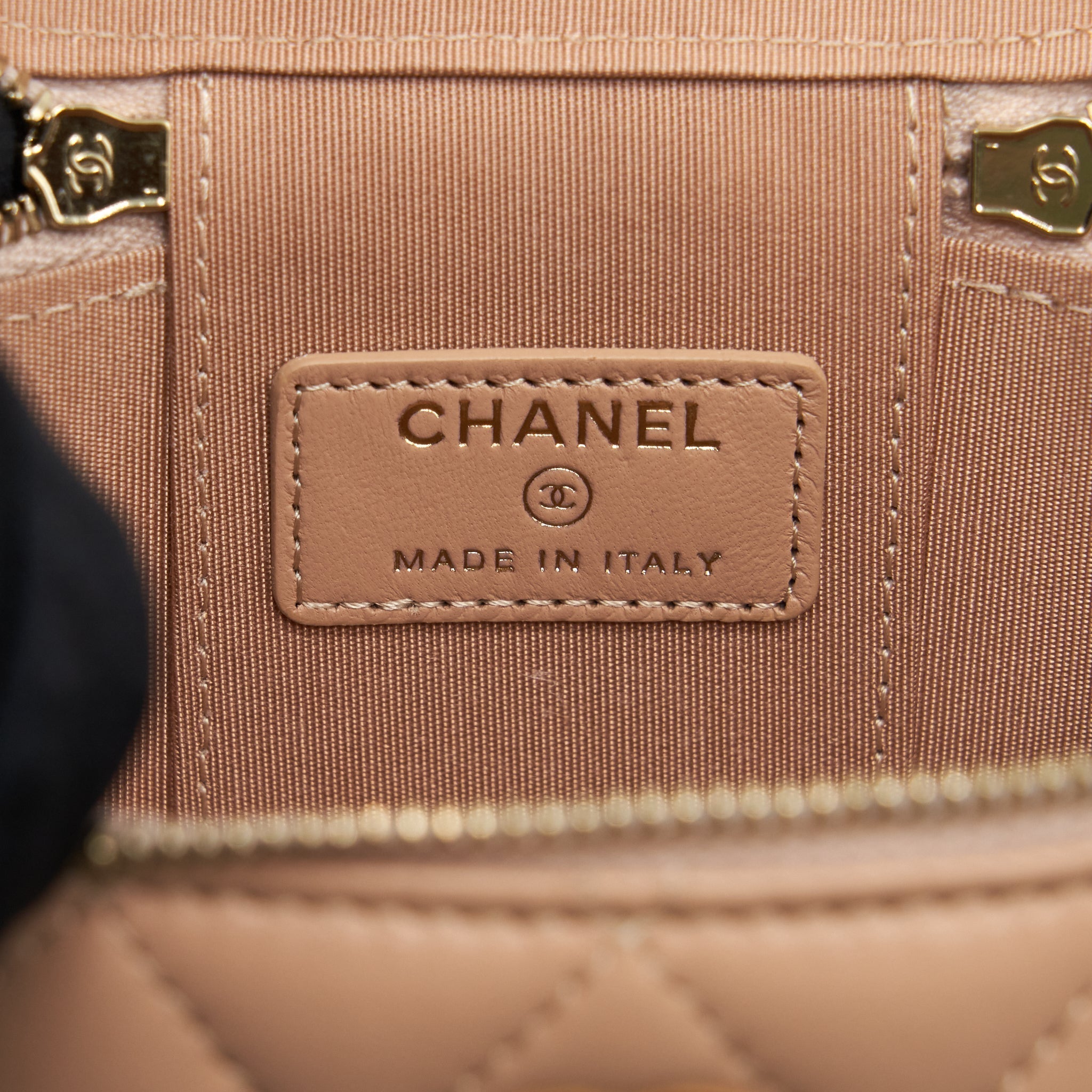 chanel-top-handle-mini-vanity-on-chain-lambskin-beige-ghw