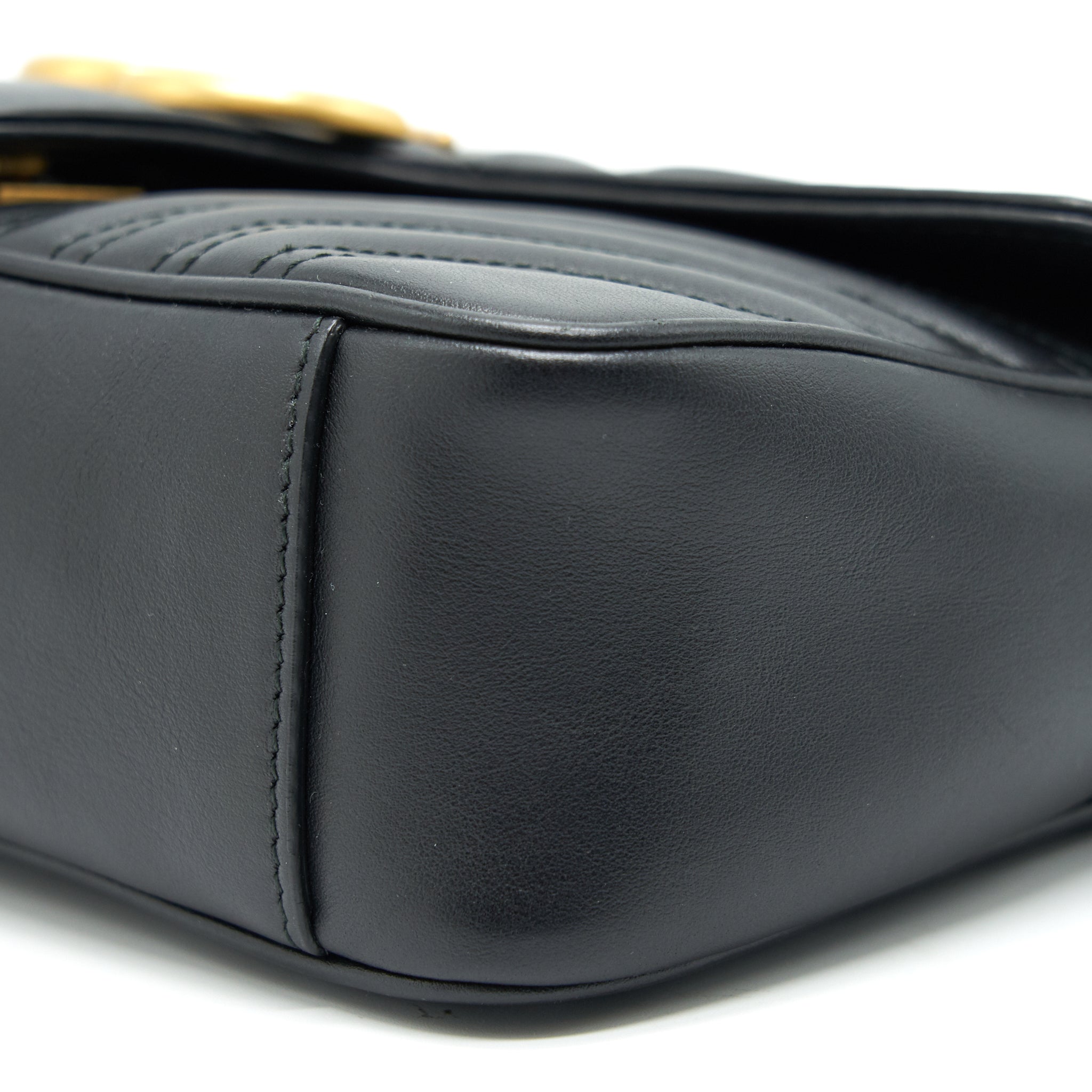 gucci-gg-marmont-small-shoulder-bag-black