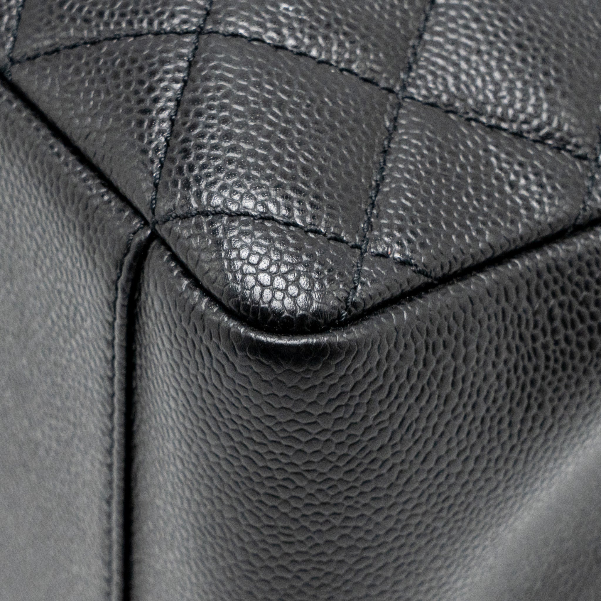 chanel-grand-shopping-tote-caviar-black-shw-3