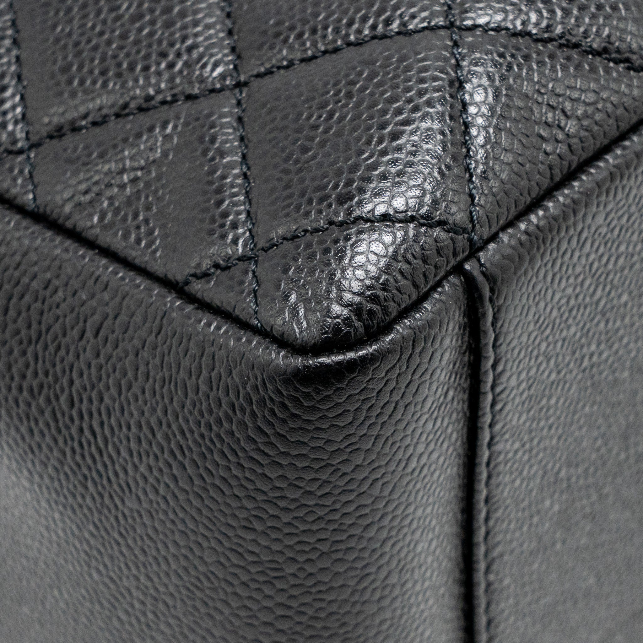 chanel-grand-shopping-tote-caviar-black-shw-3