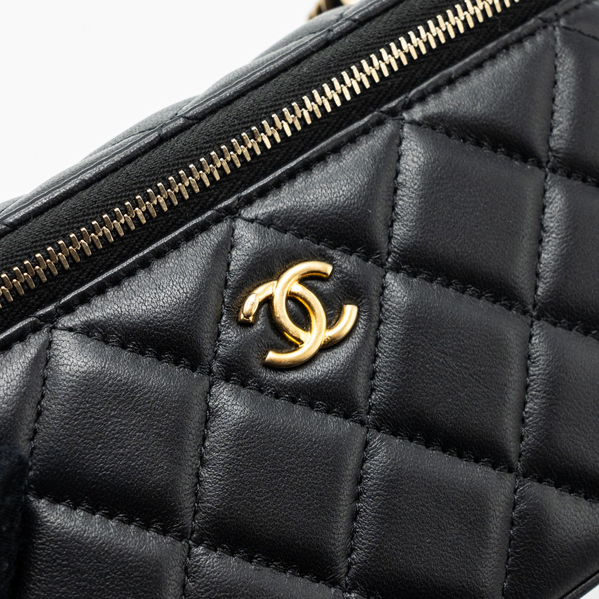 chanel-pearl-crush-long-vanity-lambskin-black-ghw-microchip-1