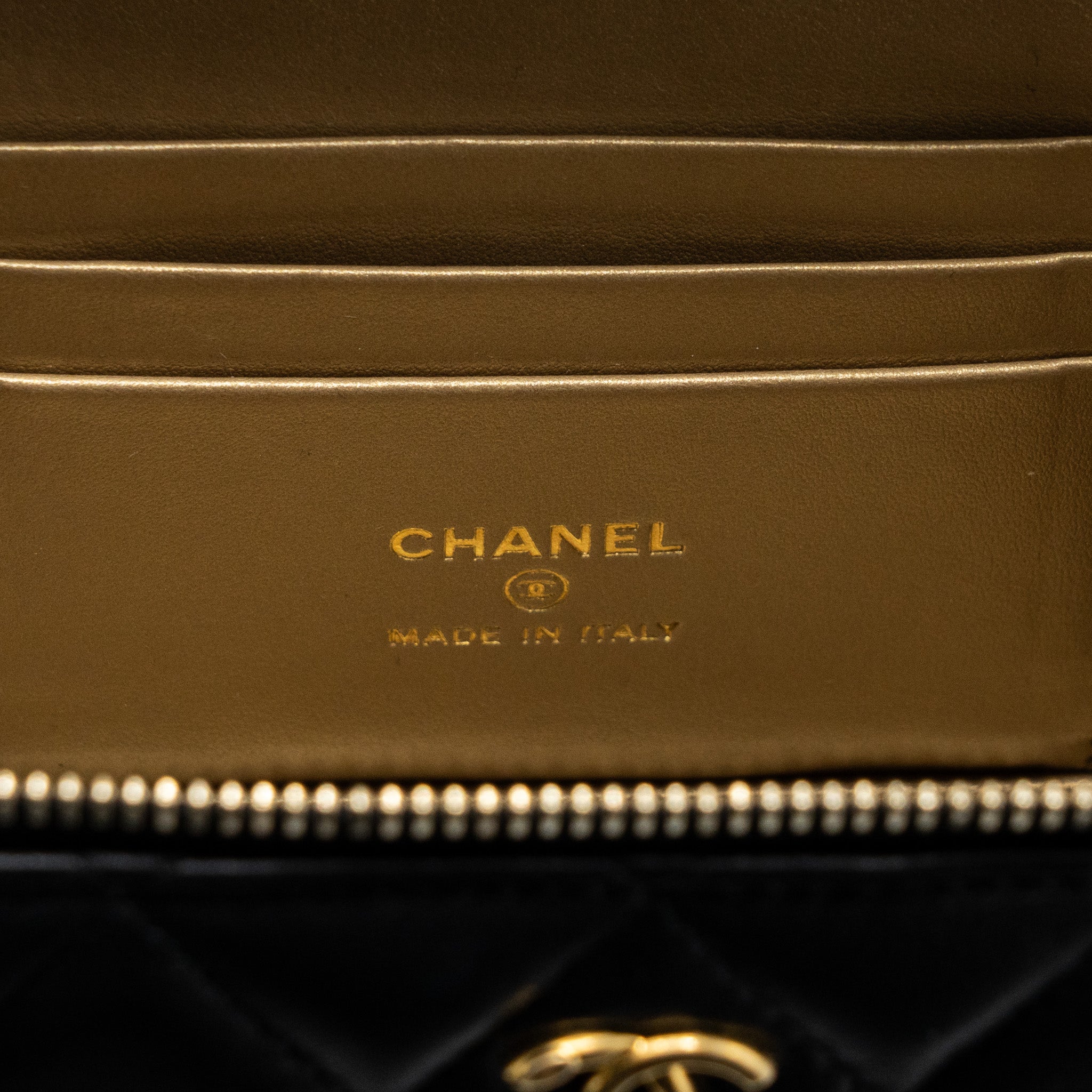 chanel-pearl-crush-long-vanity-lambskin-black-ghw-microchip-1