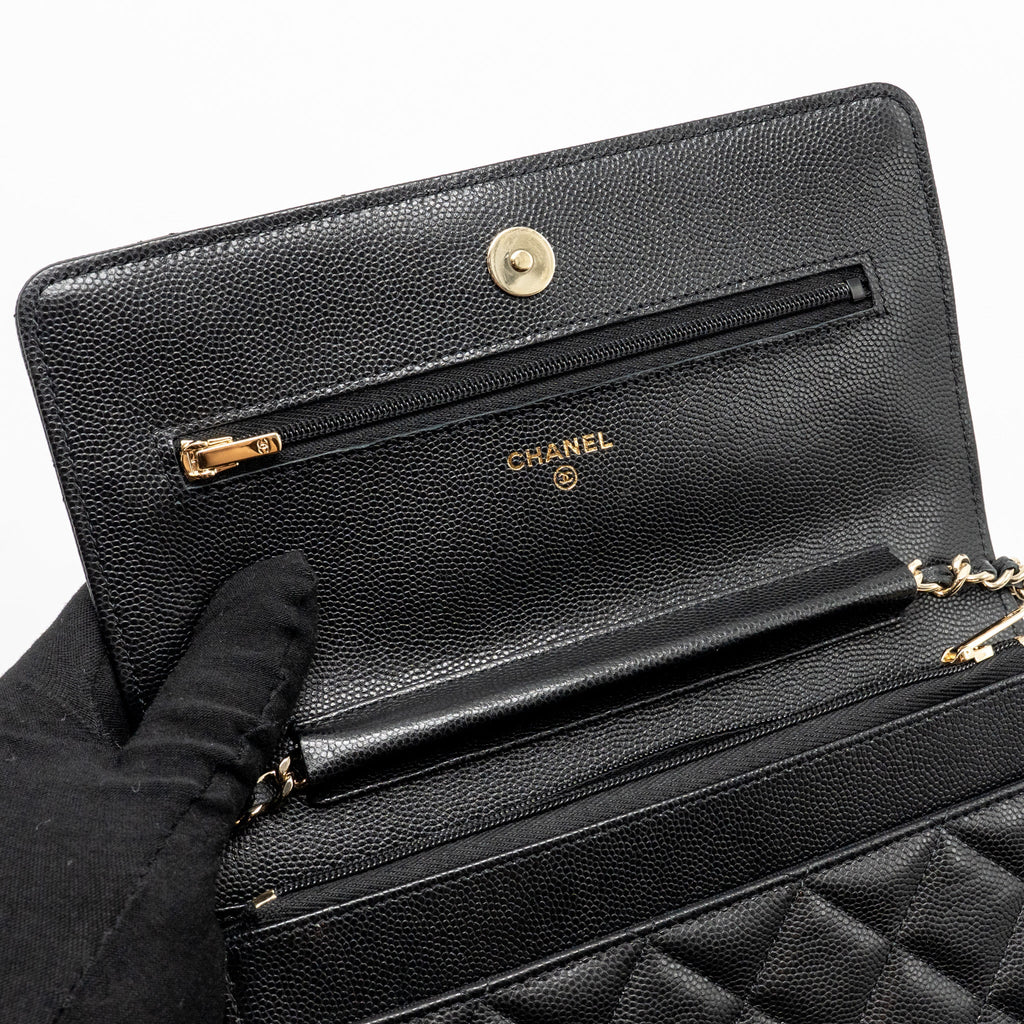 chanel-cc-logo-quilted-wallet-on-chain-caviar-black-lghw-microchip