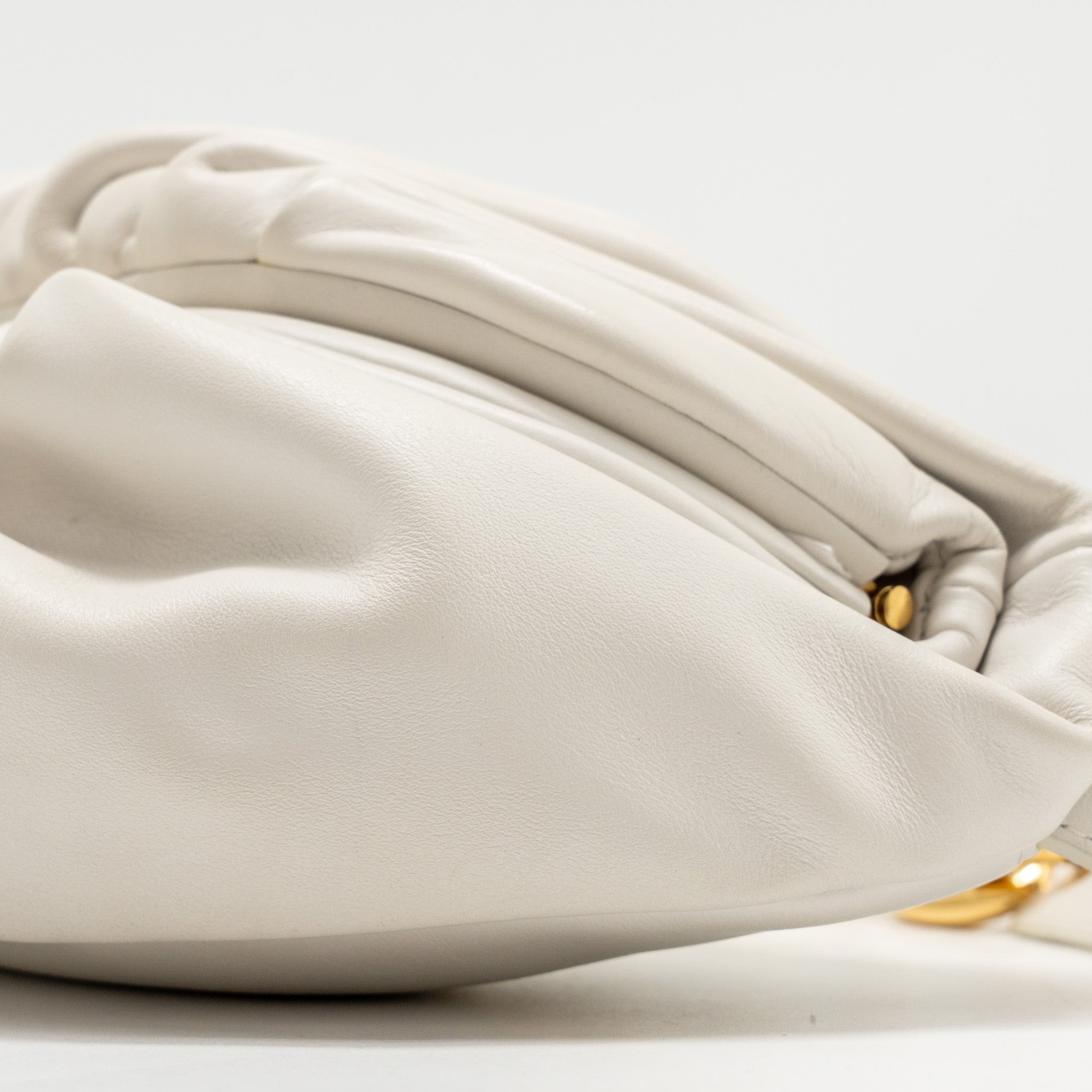 bottega-veneta-the-belt-chain-pouch-bag-calfskin-white-ghw