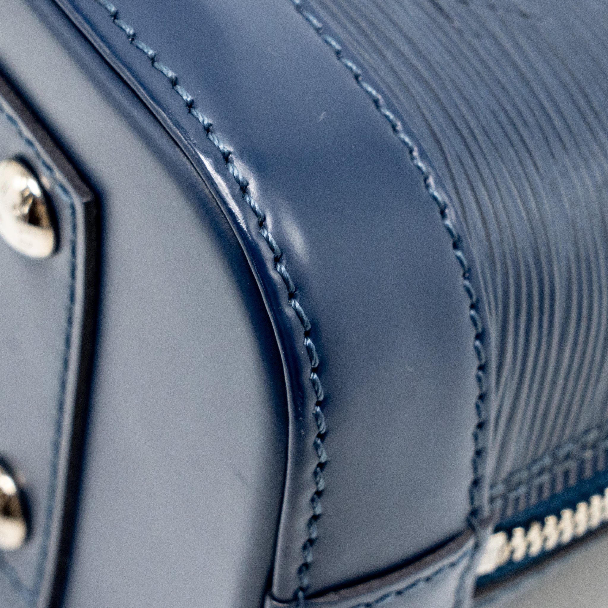 louis-vuitton-alma-bb-epi-indigo-shw