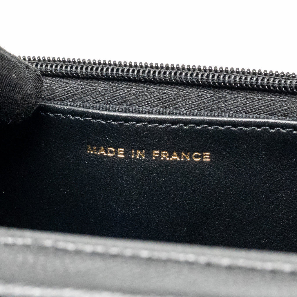 chanel-cc-logo-quilted-wallet-on-chain-caviar-black-lghw-microchip