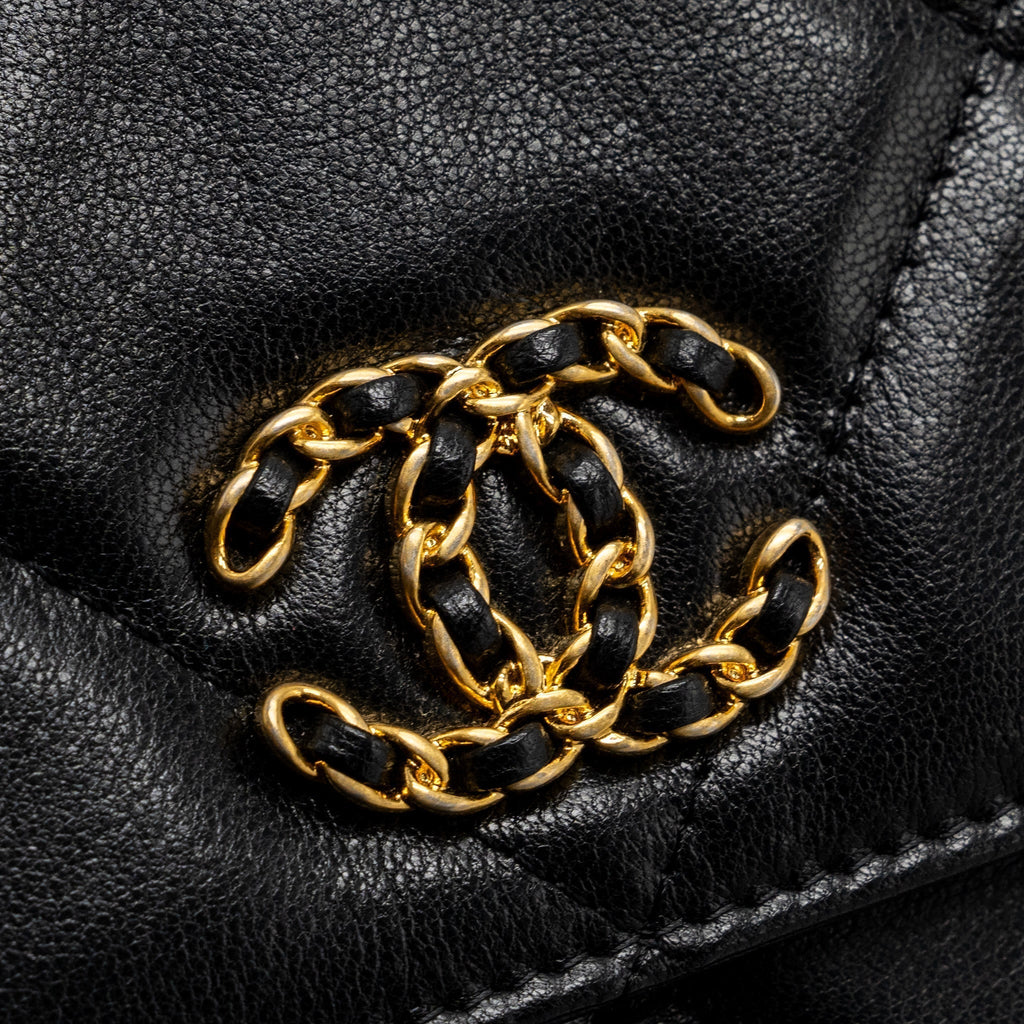 chanel-19-wallet-on-chain-lambskin-black-multicolor-hardware