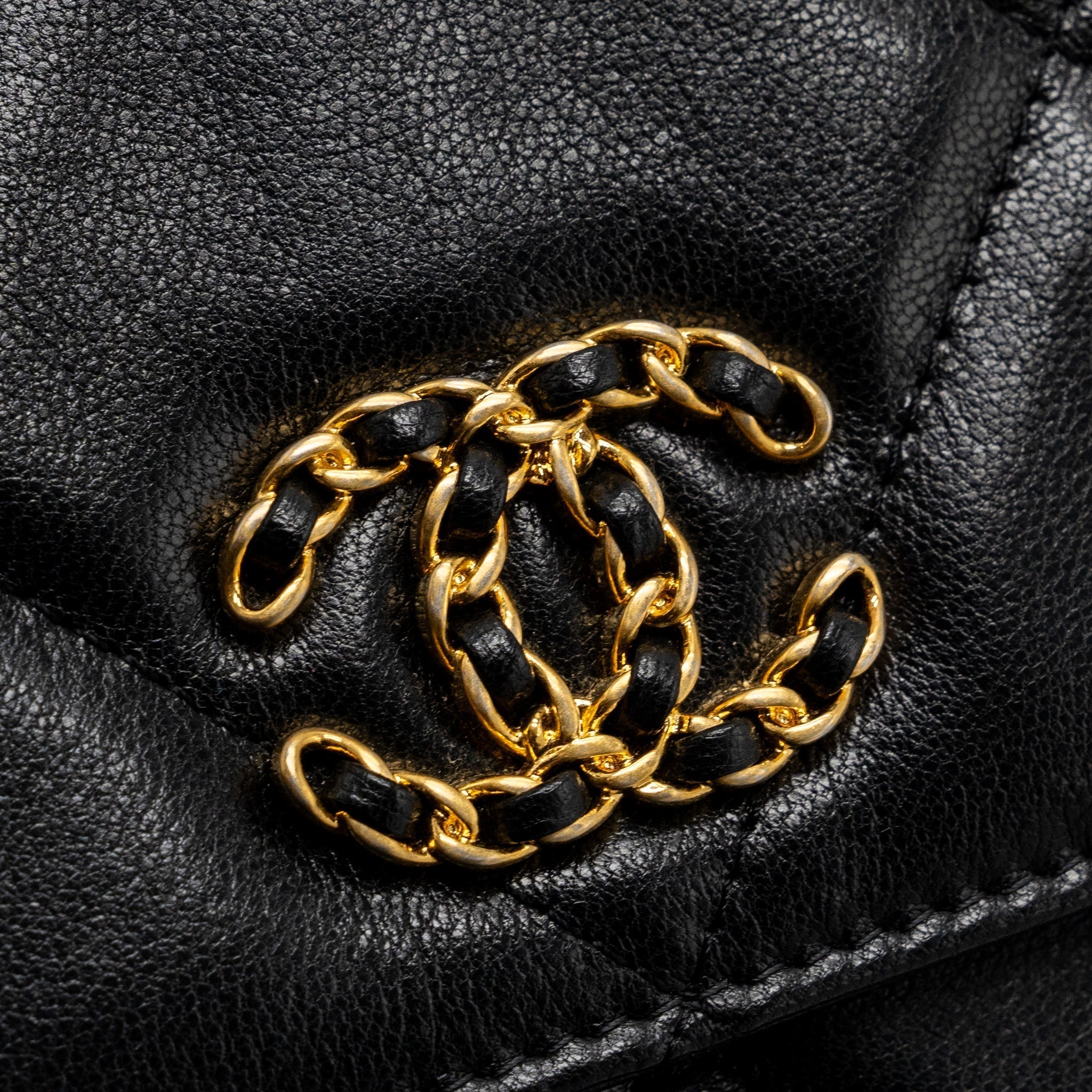 chanel-19-wallet-on-chain-lambskin-black-multicolor-hardware