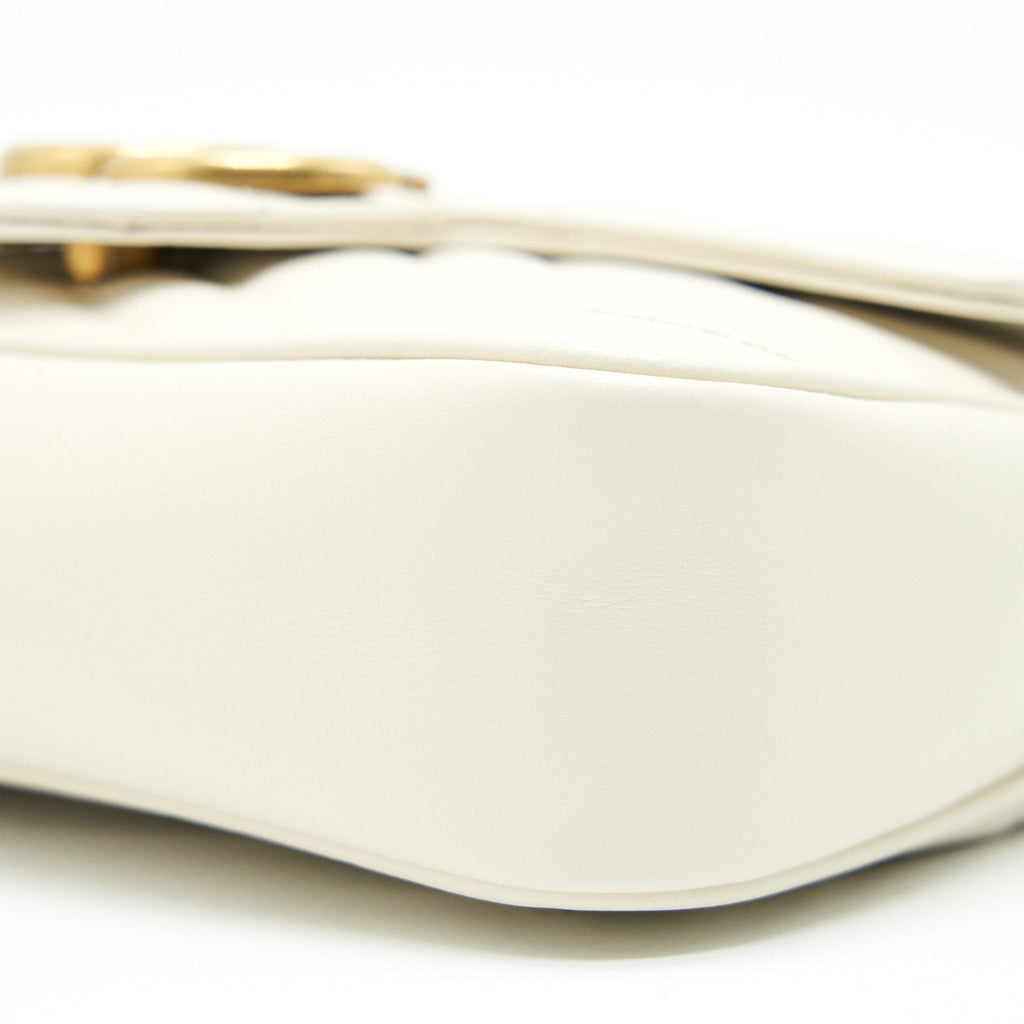 gucci-gg-marmont-super-mini-bag-in-white