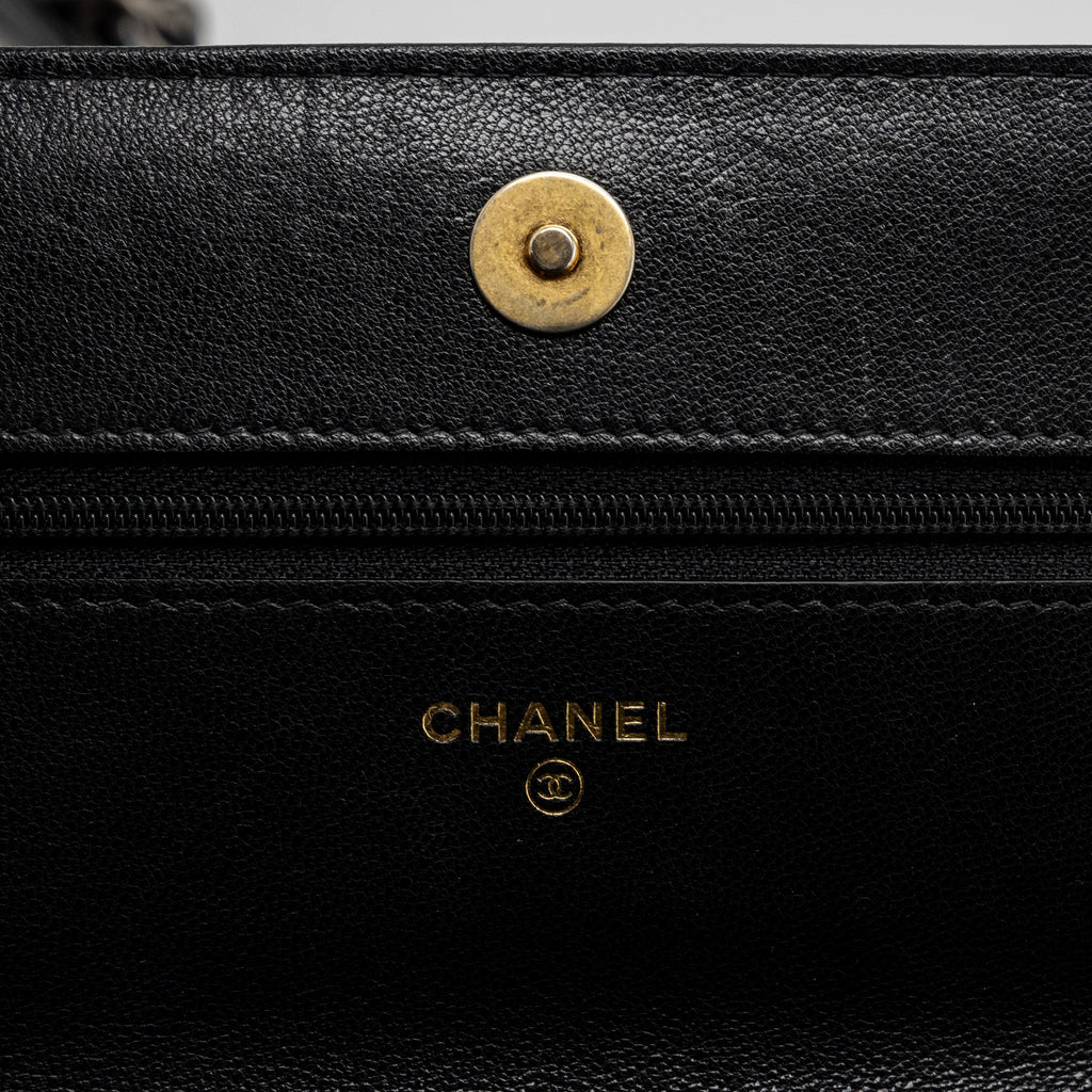 chanel-19-wallet-on-chain-lambskin-black-multicolor-hardware