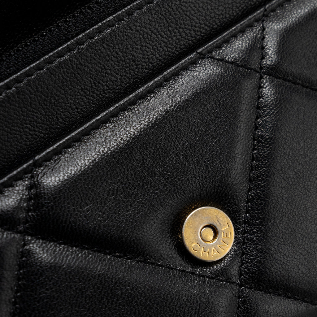 chanel-19-wallet-on-chain-lambskin-black-multicolor-hardware