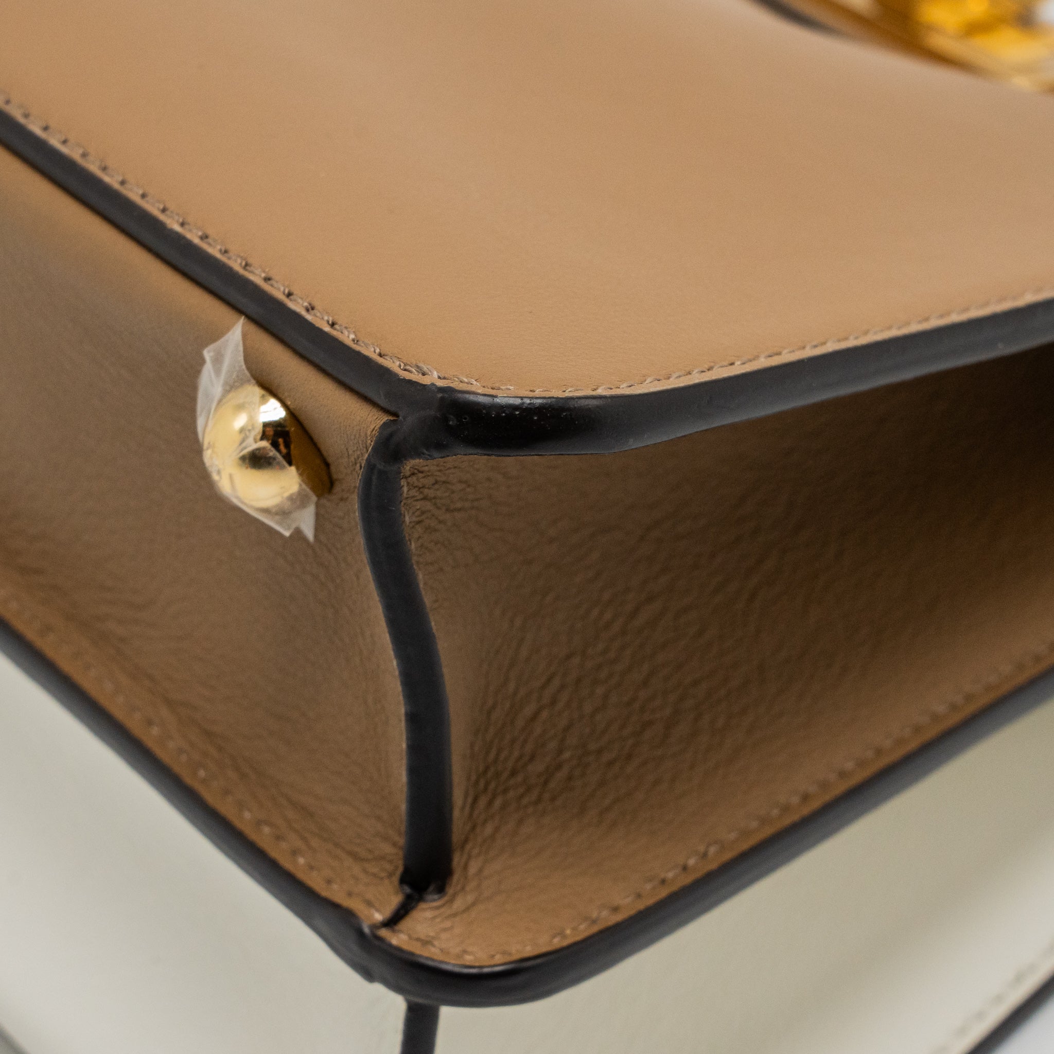 fendi-small-peekaboo-iseeu-bag-napa-leather-white-beige-ghw
