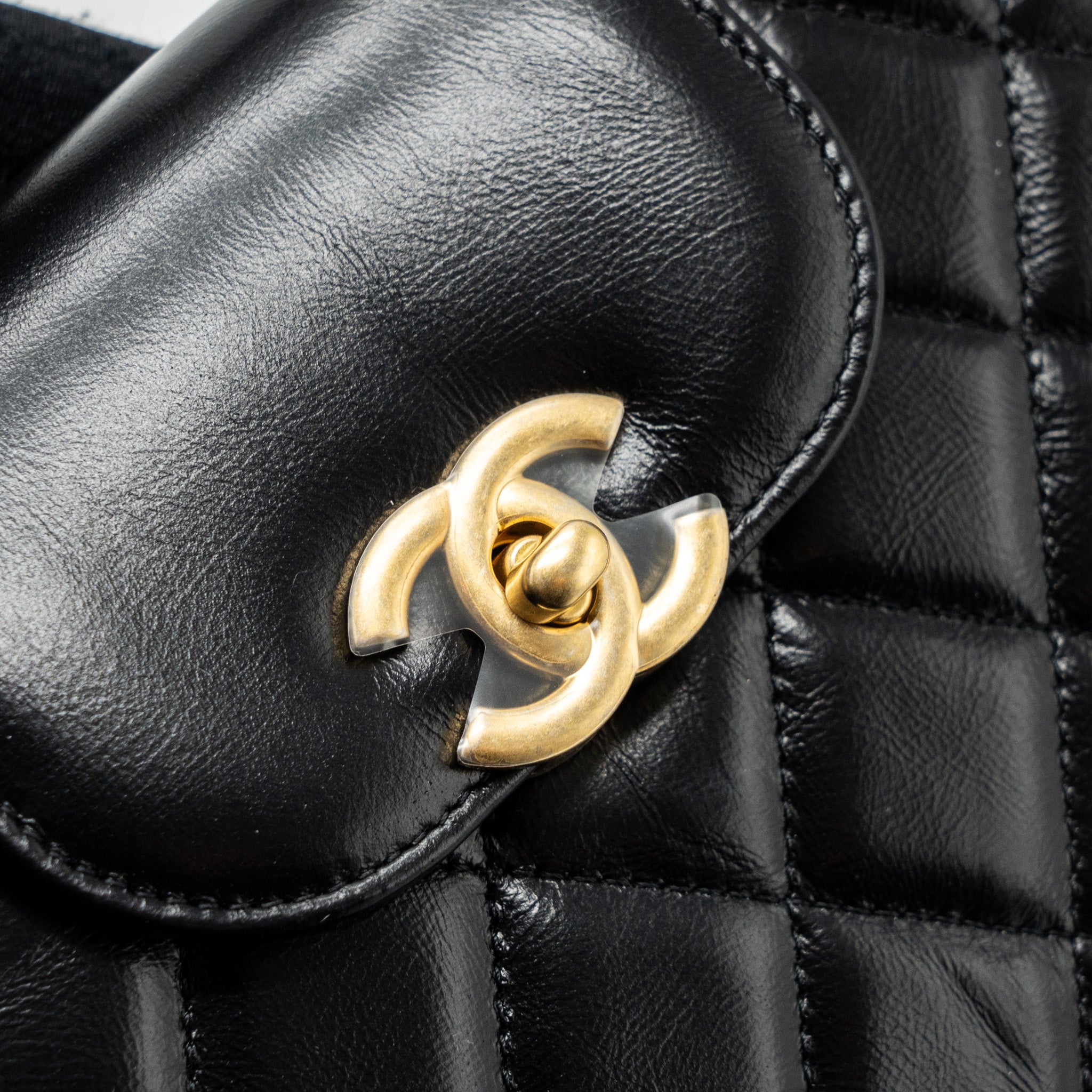 chanel-23k-kelly-bag-calfskin-black-ghw-microchip