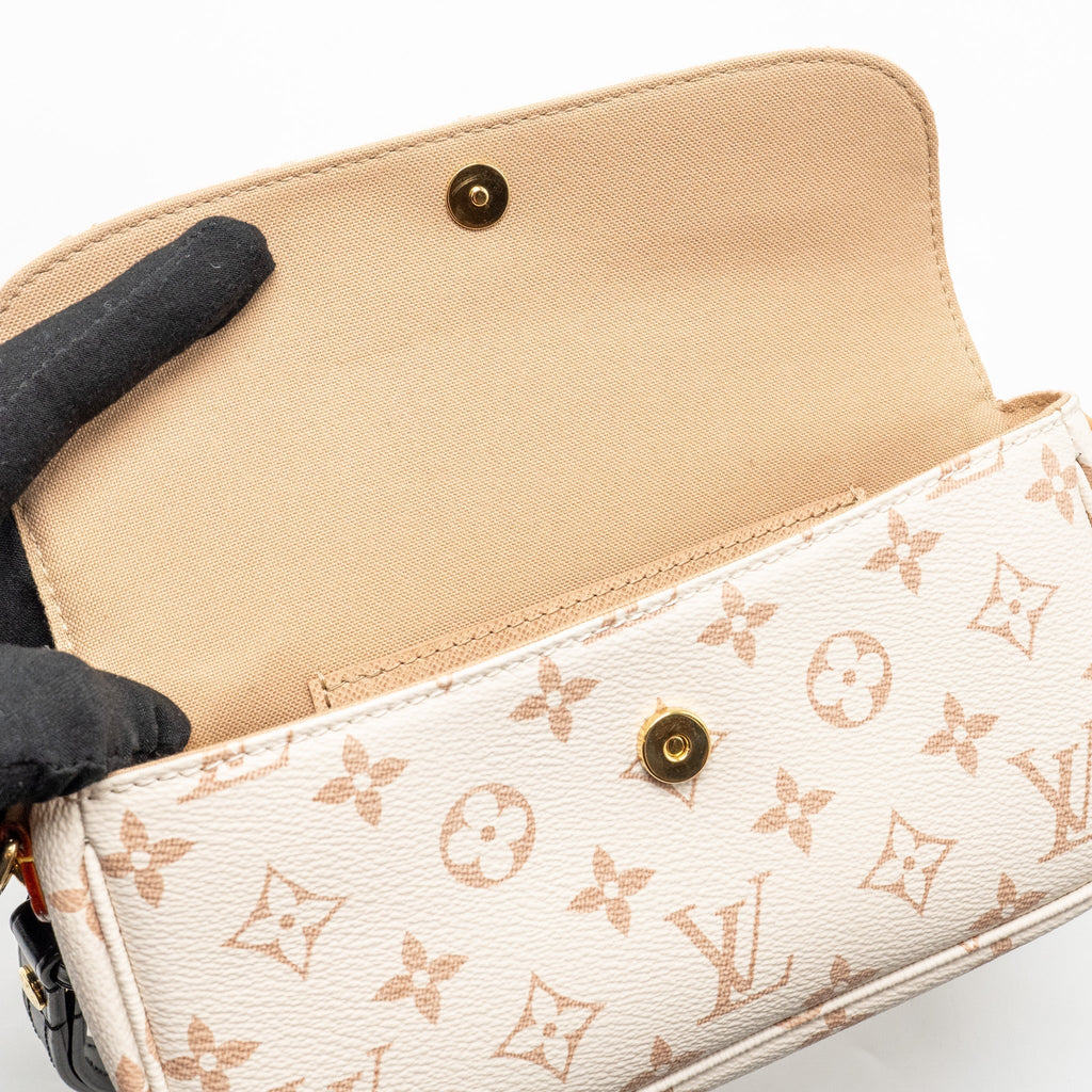 louis-vuitton-ivy-wallet-on-chain-canvas-beige-cream-ghw