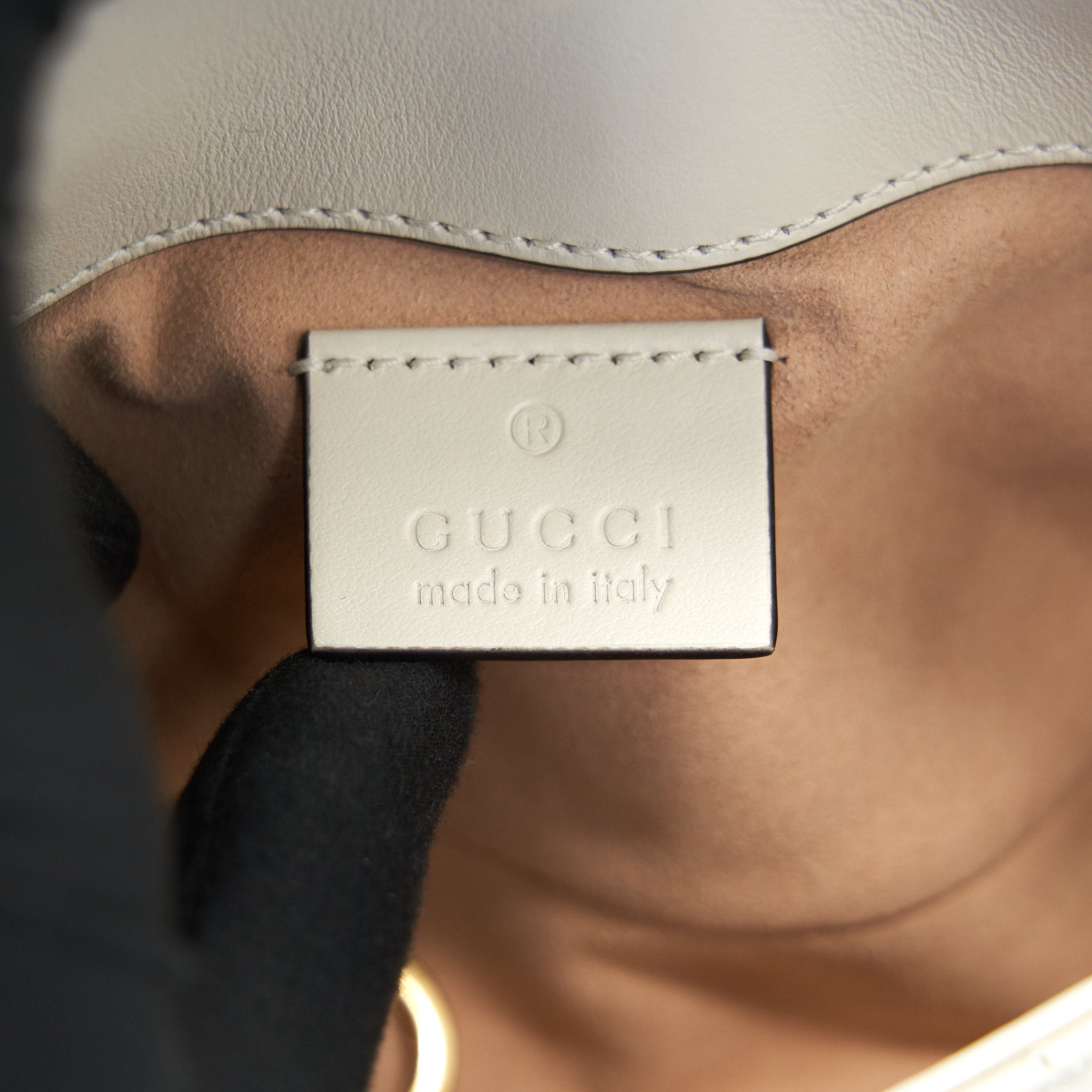 gucci-gg-marmont-super-mini-bag-in-white