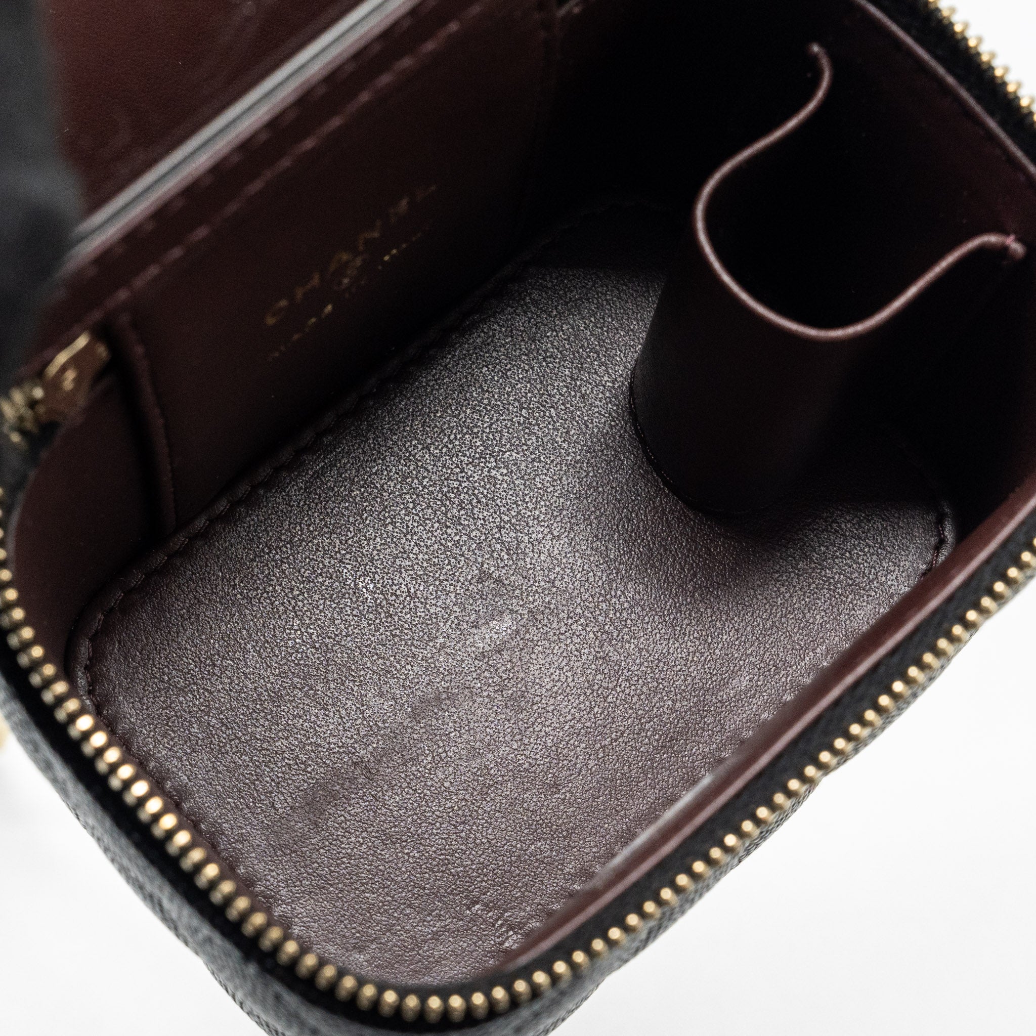 chanel-23c-mini-vanity-case-with-chain-caviar-black-lghw-microchip-copy