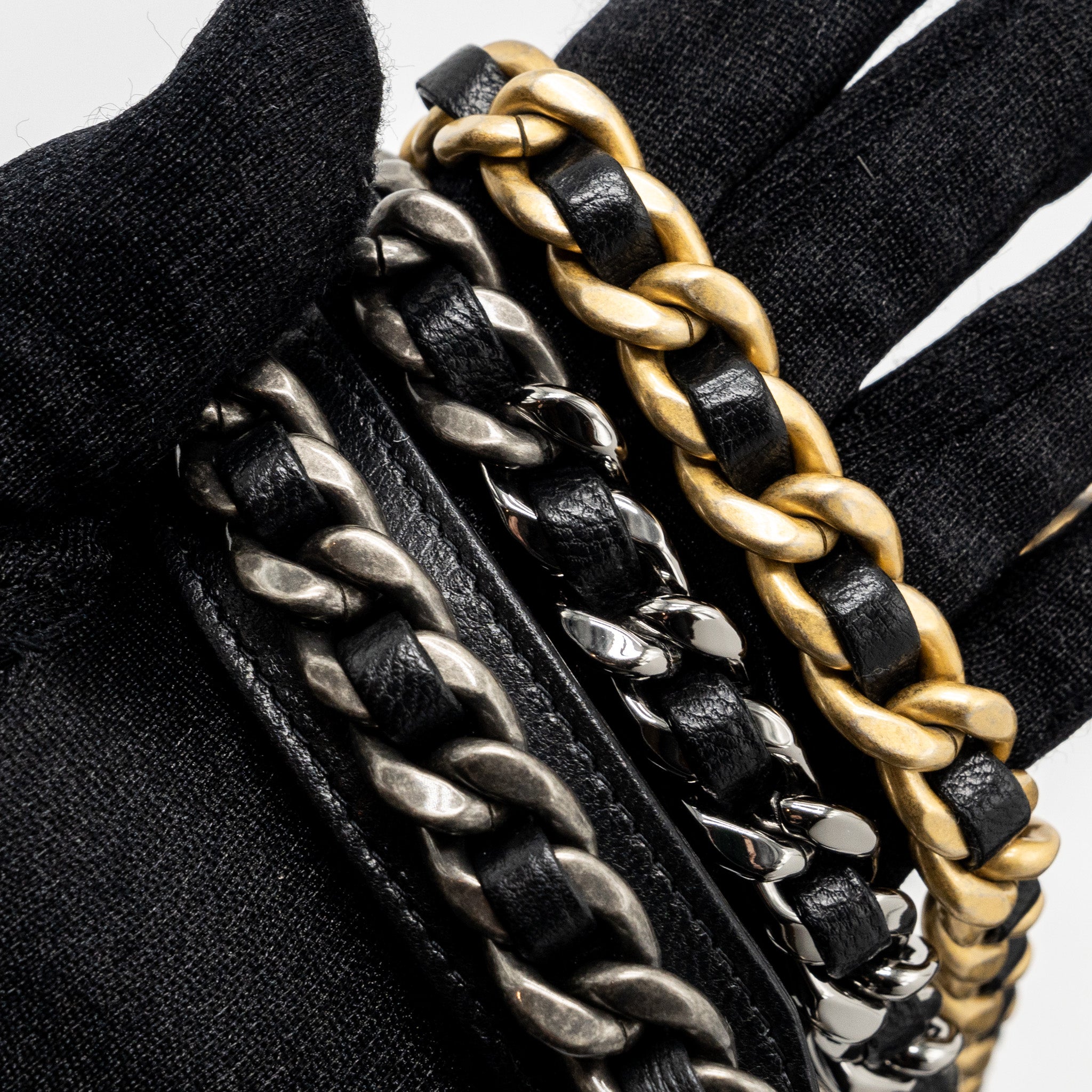 chanel-19-wallet-on-chain-lambskin-black-multicolor-hardware